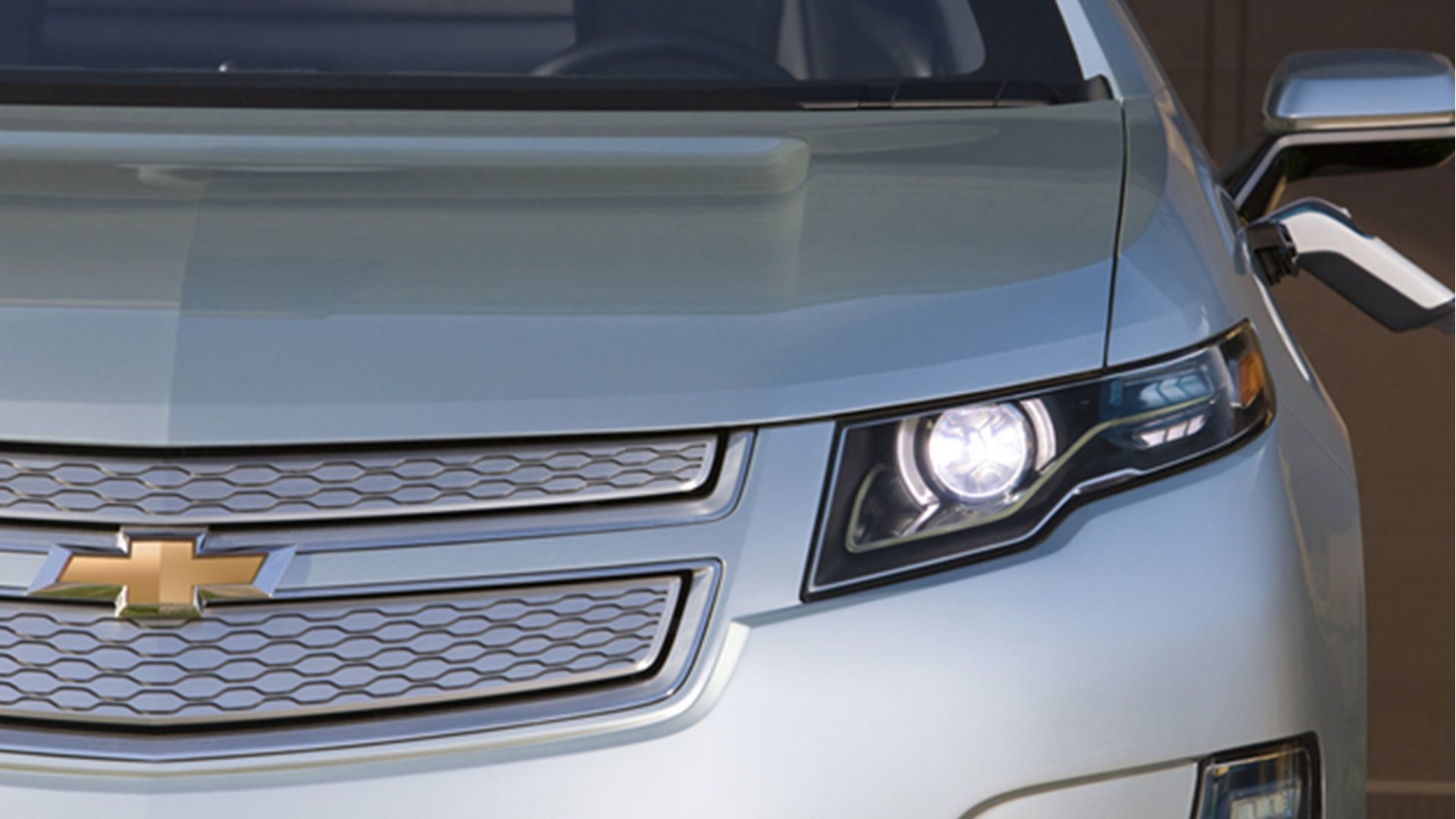 Silver 2011 Chevrolet Volt grille