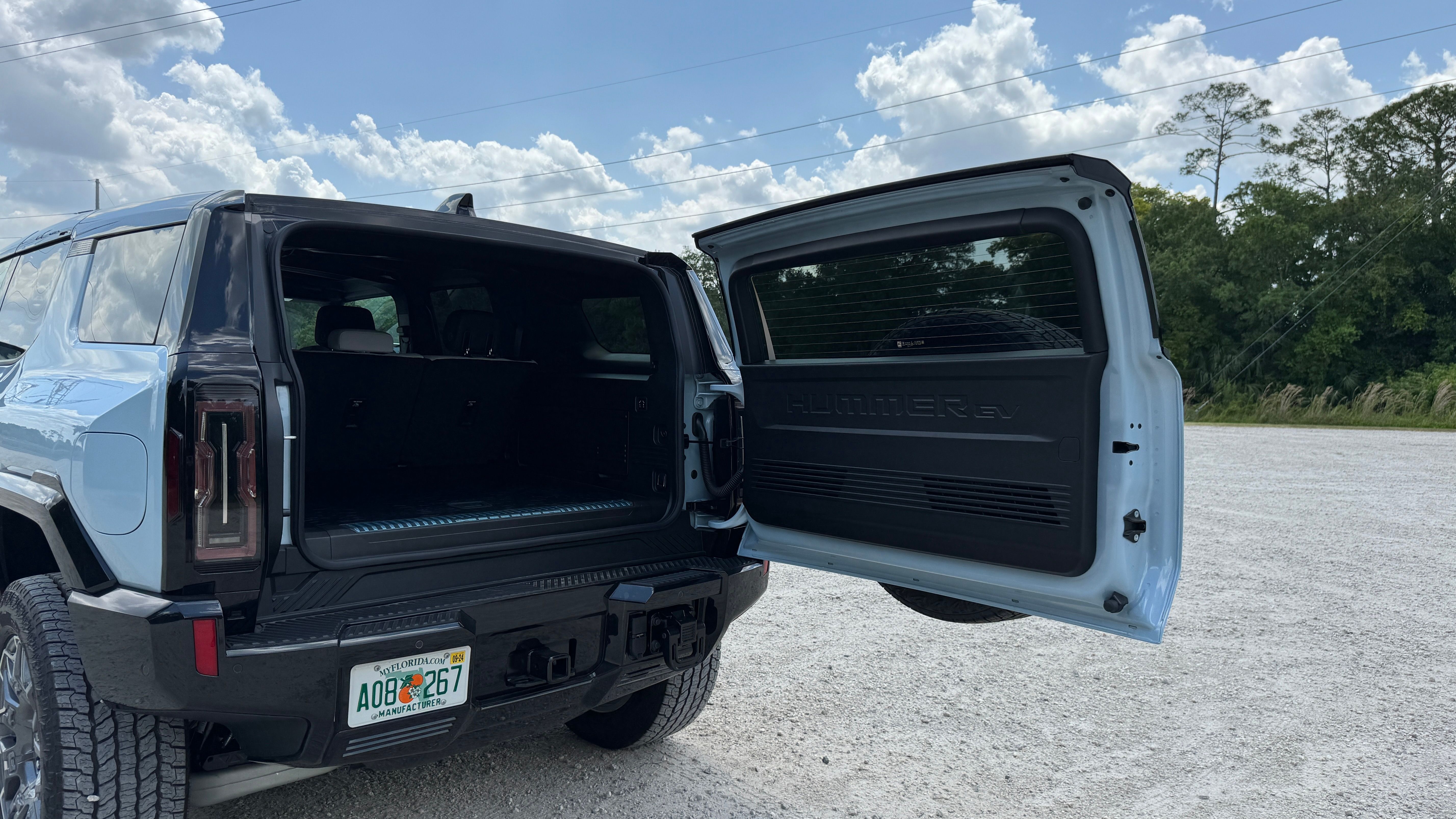 2024-gmc-hummer-ev-suv13-1 2024 GMC Hummer EV SUV trunk door