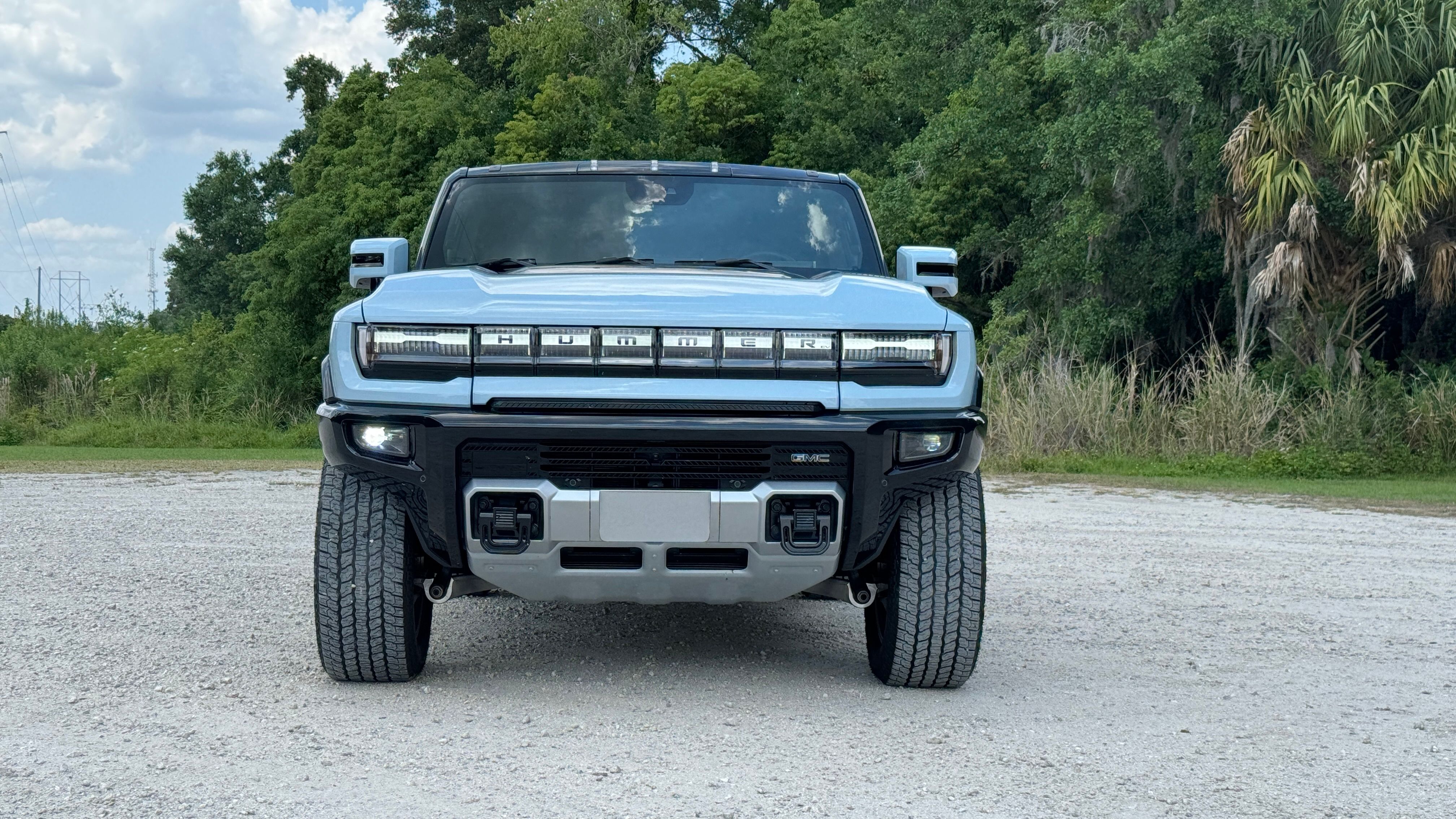 2024-gmc-hummer-ev-suv2-1 2024 GMC Hummer EV SUV front static