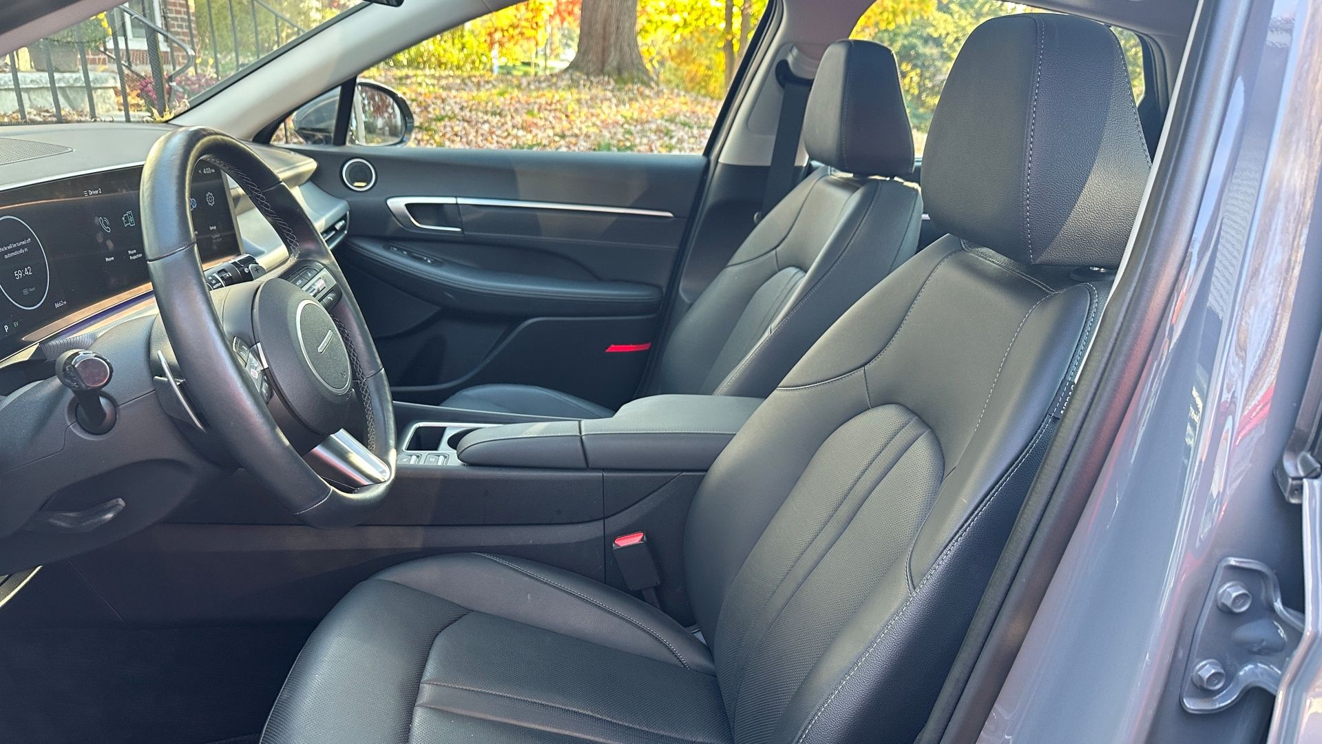 The 2024 Hyundai Sonata Hybrid Front Seats