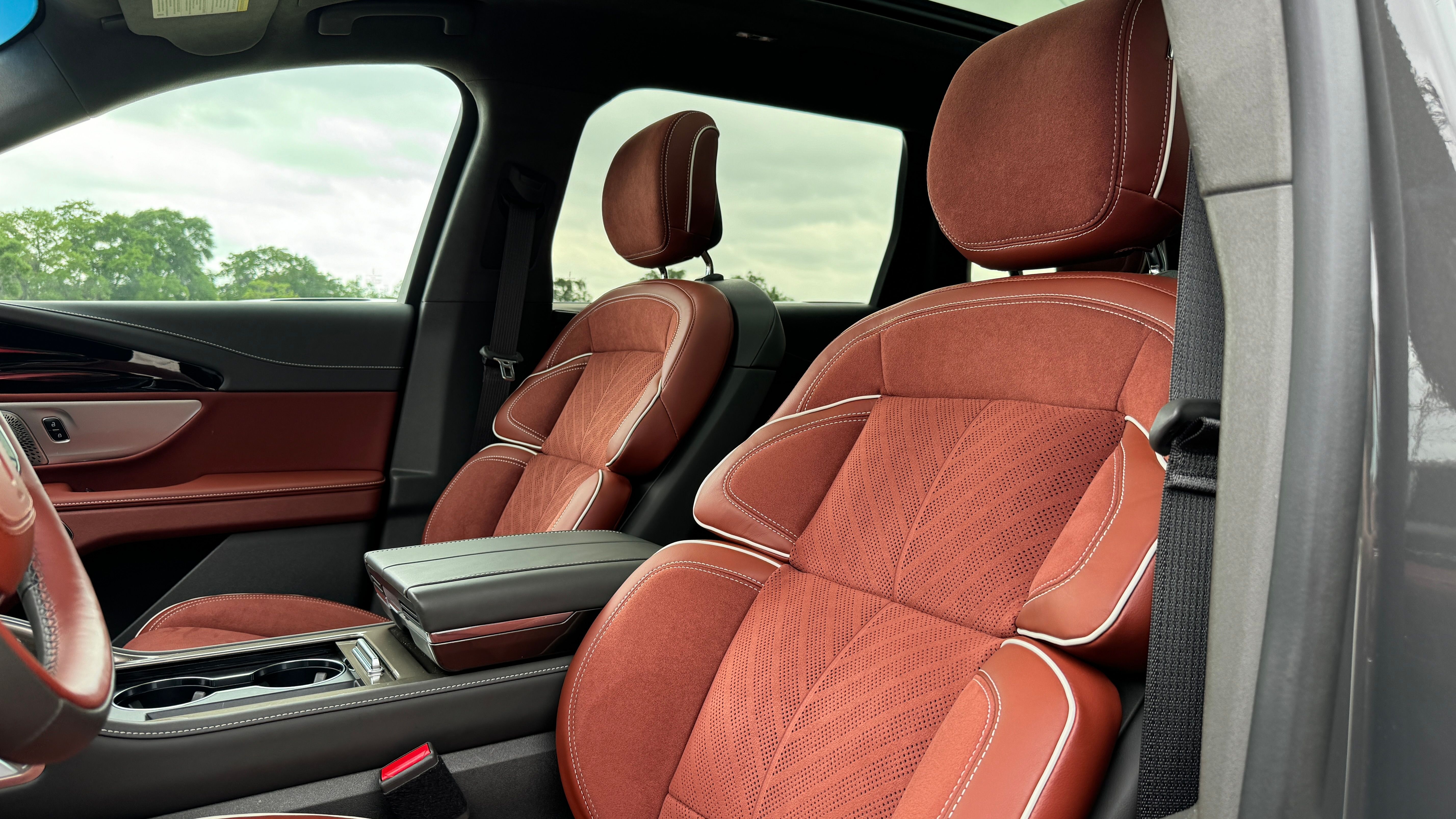 2024-lincoln-nautilus24-1 2024 Lincoln Nautilus front seats