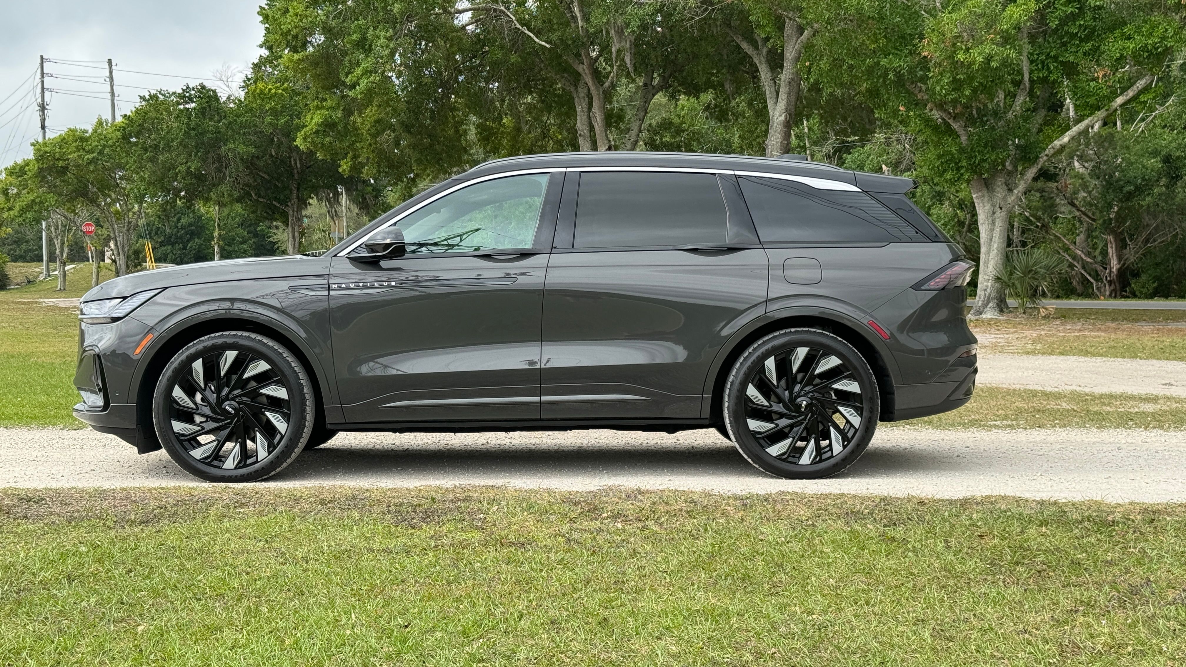 2024-lincoln-nautilus3-1 2024 Lincoln Nautilus static side