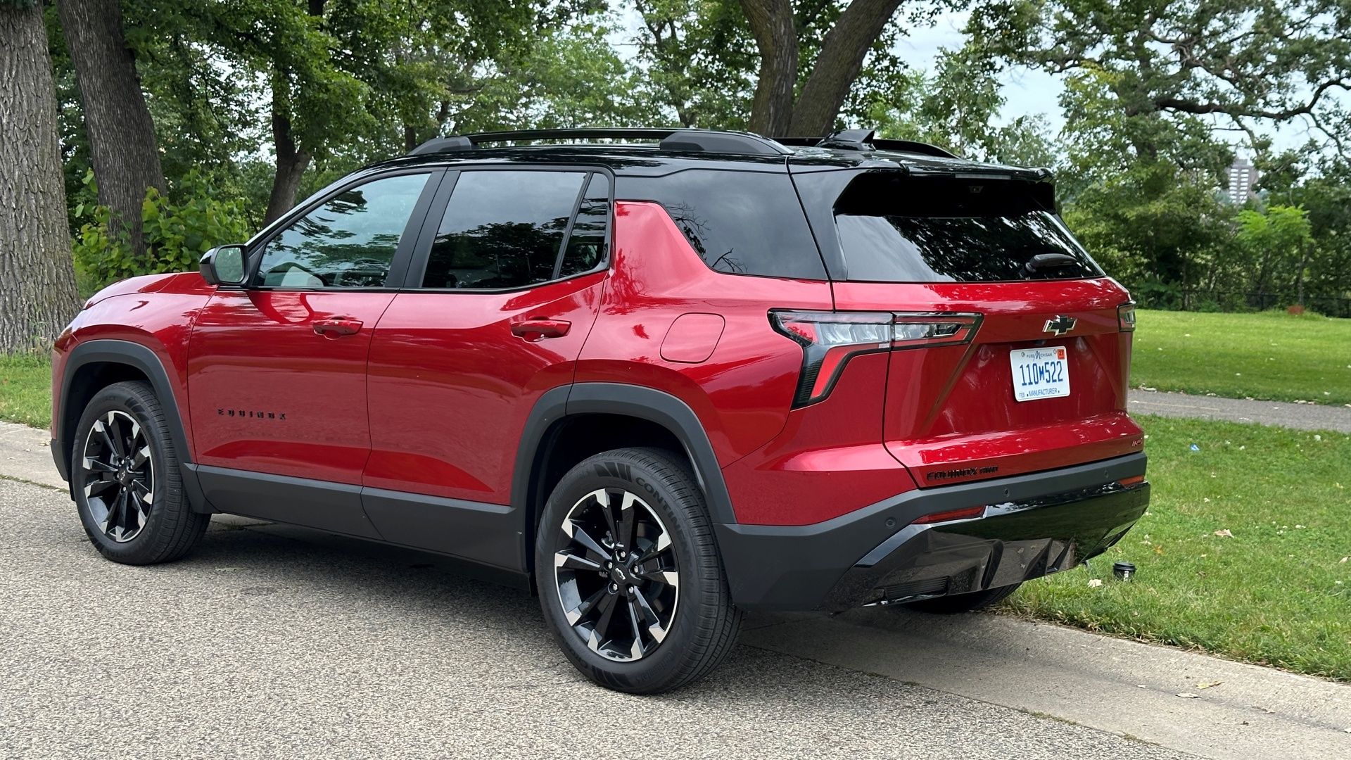 2025-chevrolet-equinox-rear-quarter-1 The rear quarter of the 2025 Chevrolet Equinox