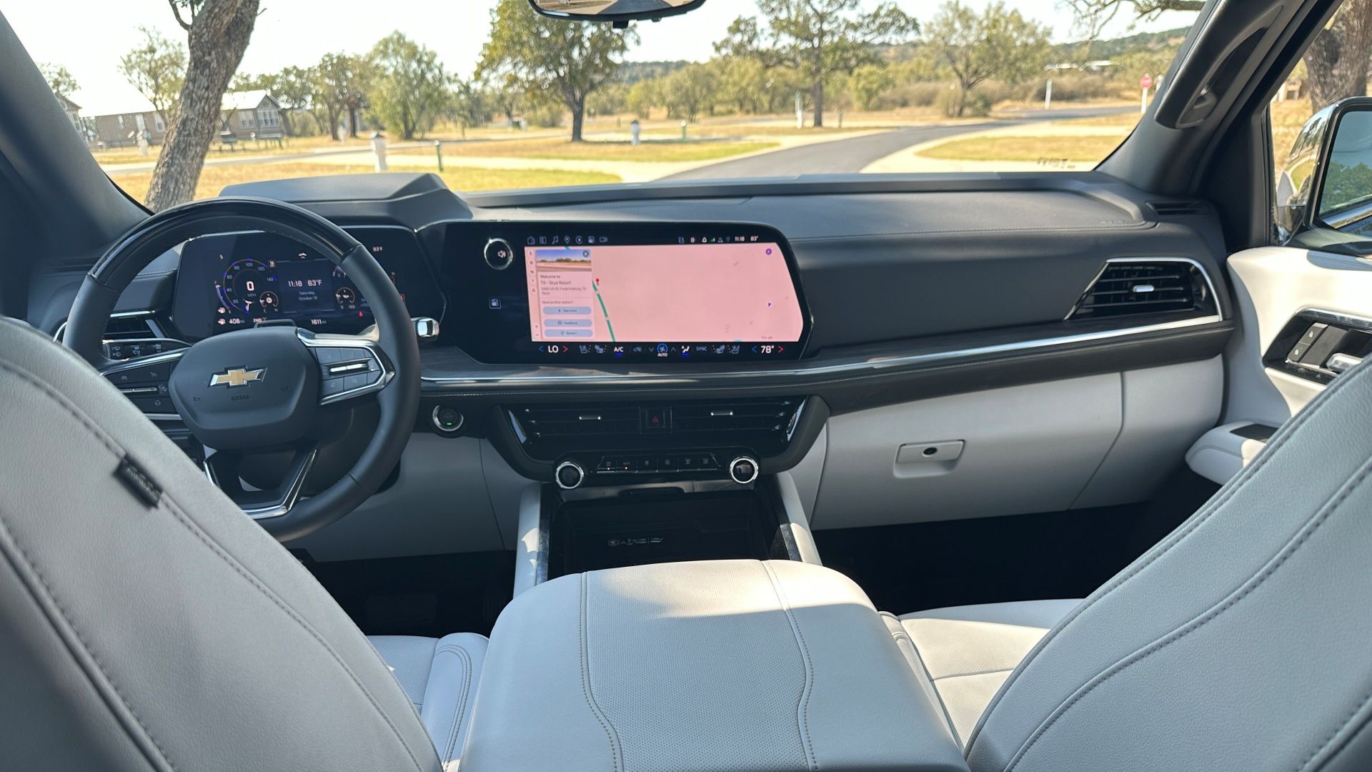 The 2025 Chevrolet Suburban full dash