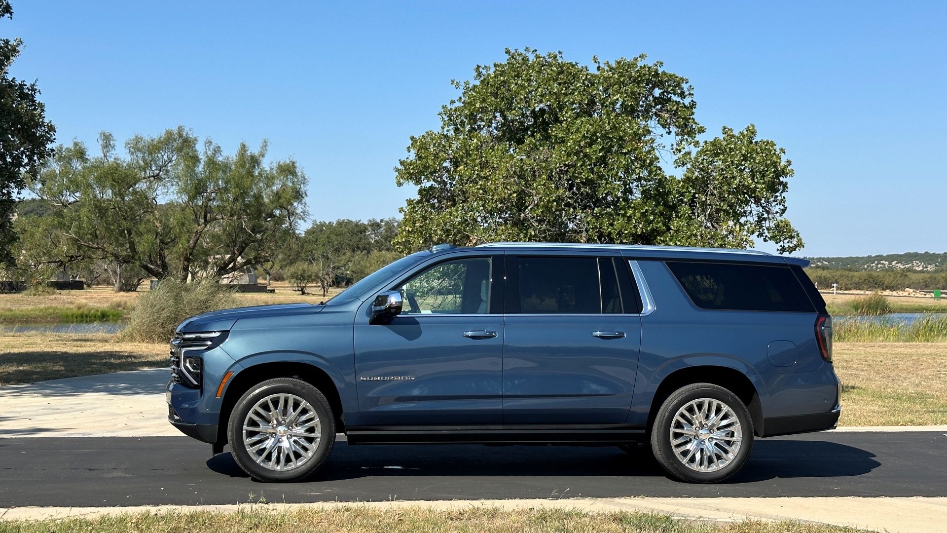 The 2025 Chevrolet Suburban profile