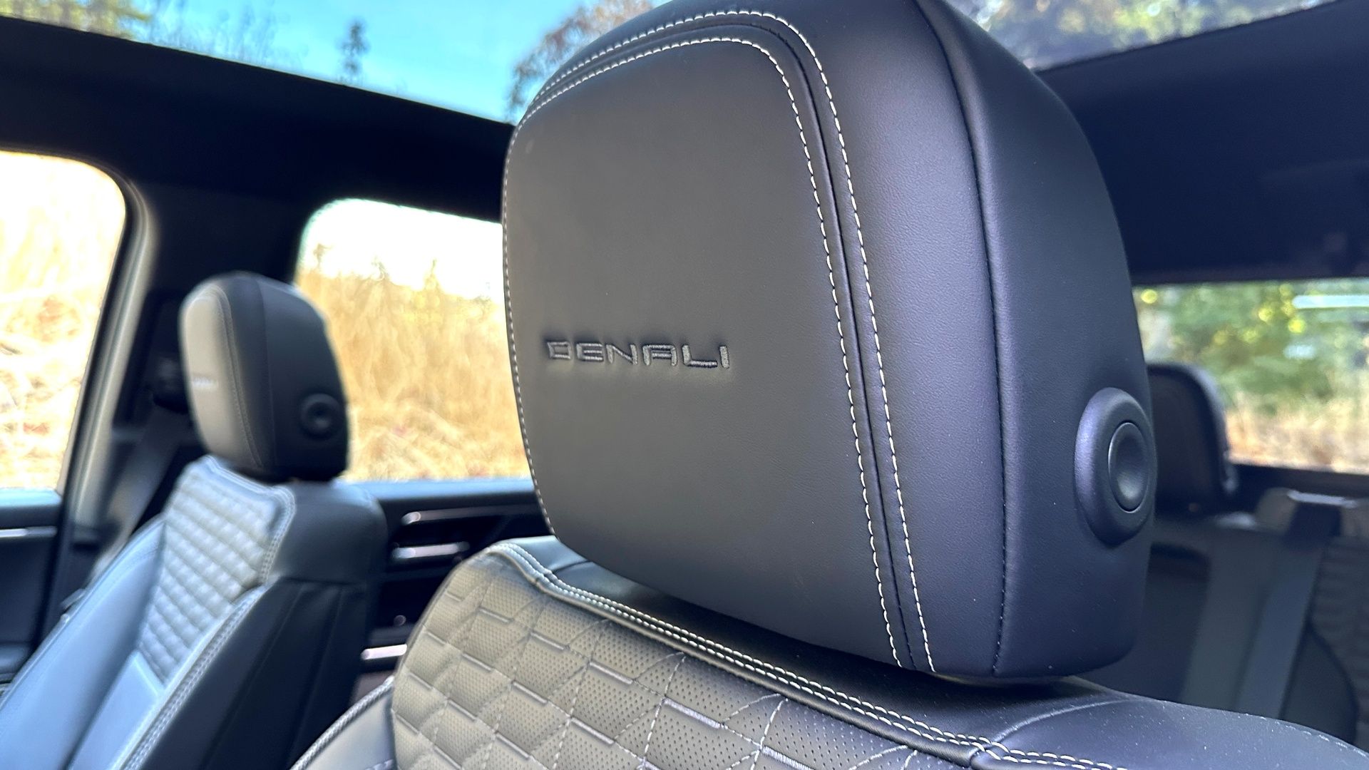 2025-gmc-sierra-ev-15 2025 GMC Sierra EV headrest