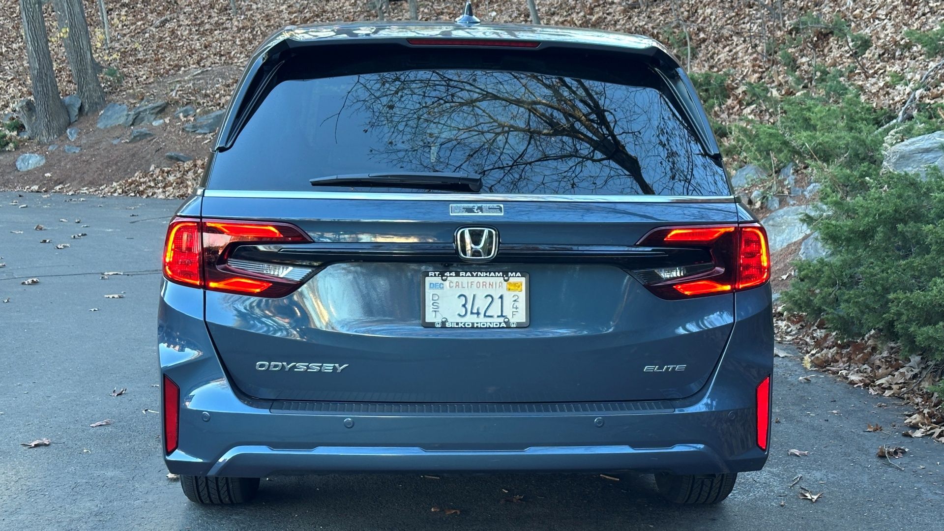 2025-honda-odyssey-4 2025 Honda Odyssey rear