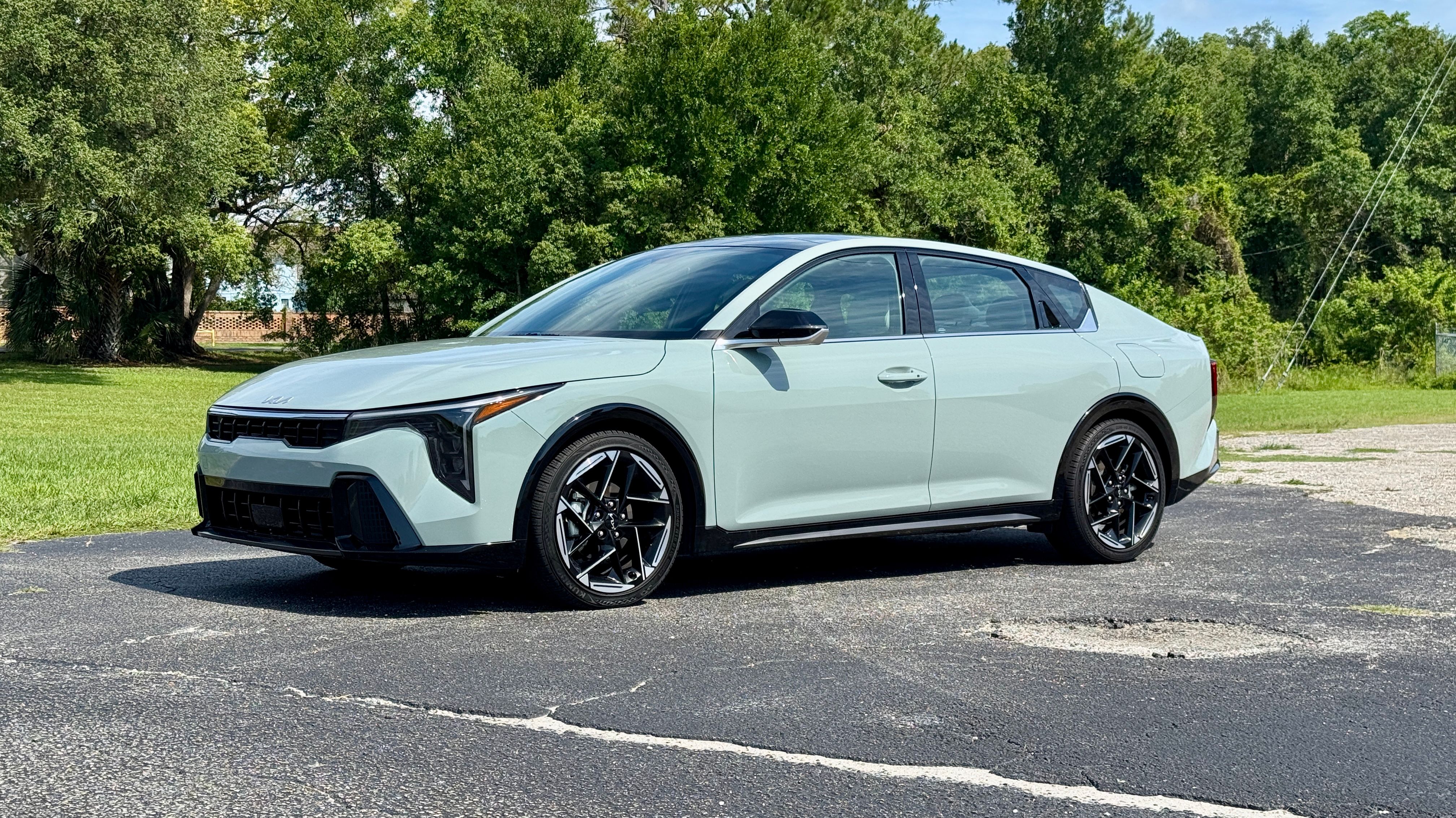 2025 Kia K4 front 3/4