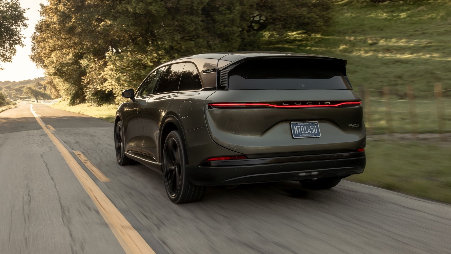 2026-lucid-gravity-exterior-on-road-5-1 2026 Lucid Gravity Exterior On-Road 5