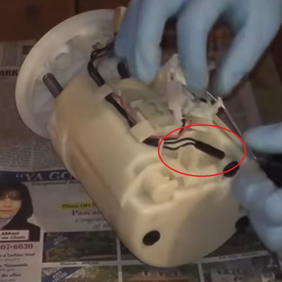 Nissan fuel temperature sensor removal