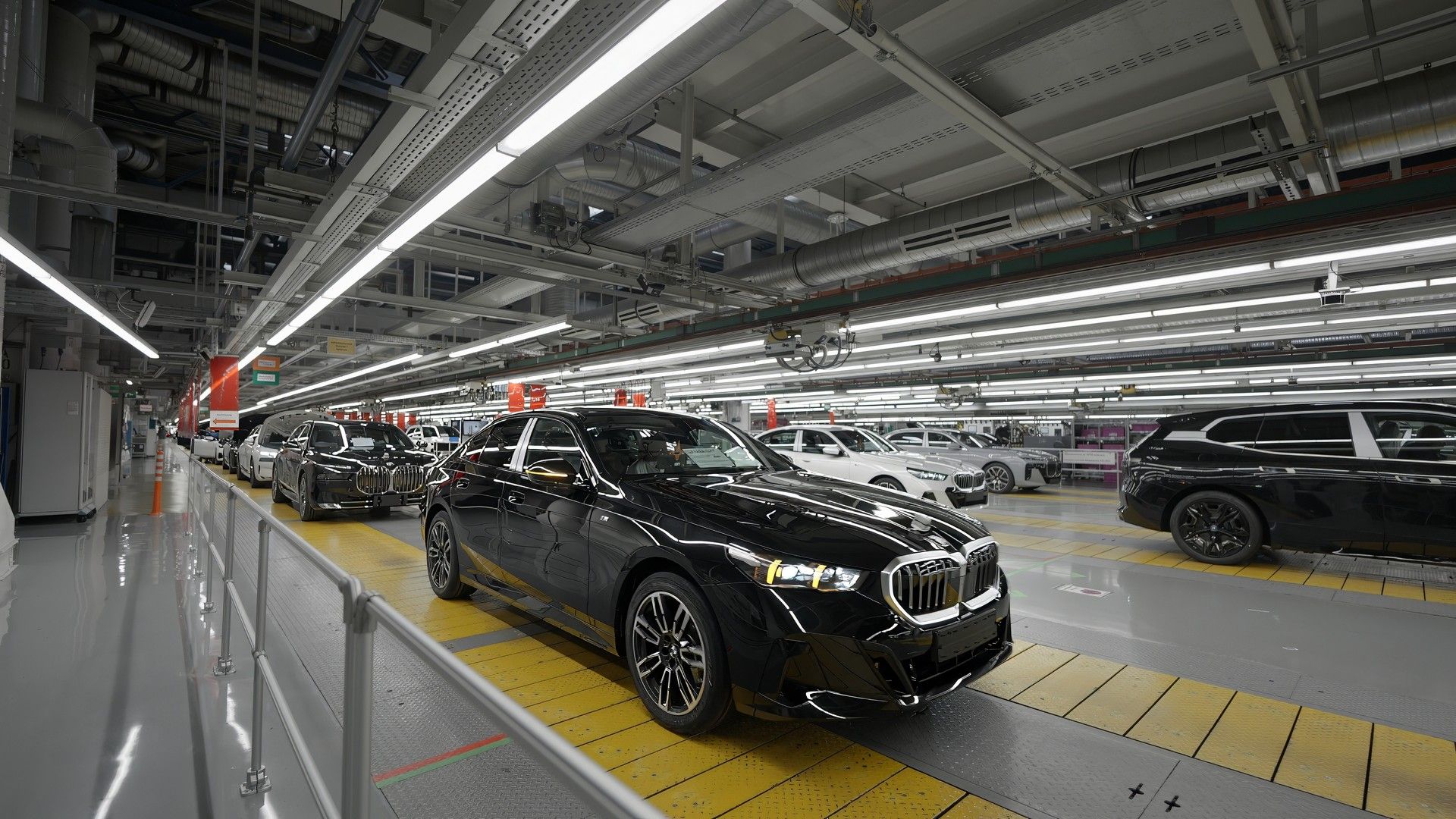 bmw-automated-in-plant-driving-4 BMW Automated In Plant Driving (4)