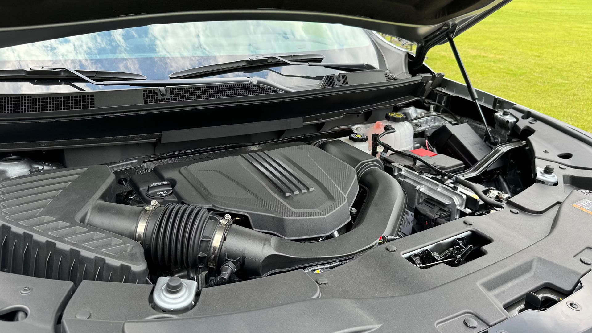 Chevrolet Traverse engine bay