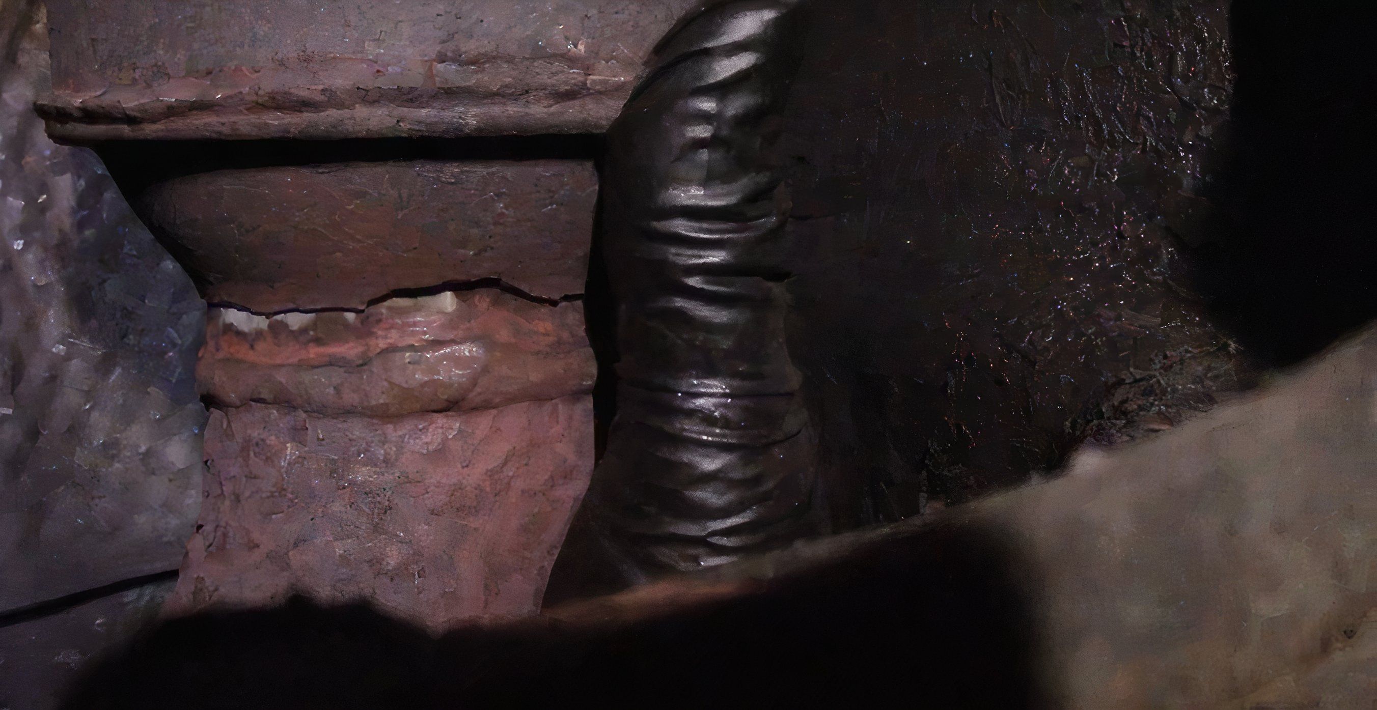 cracked-exhaust Cracked exhaust