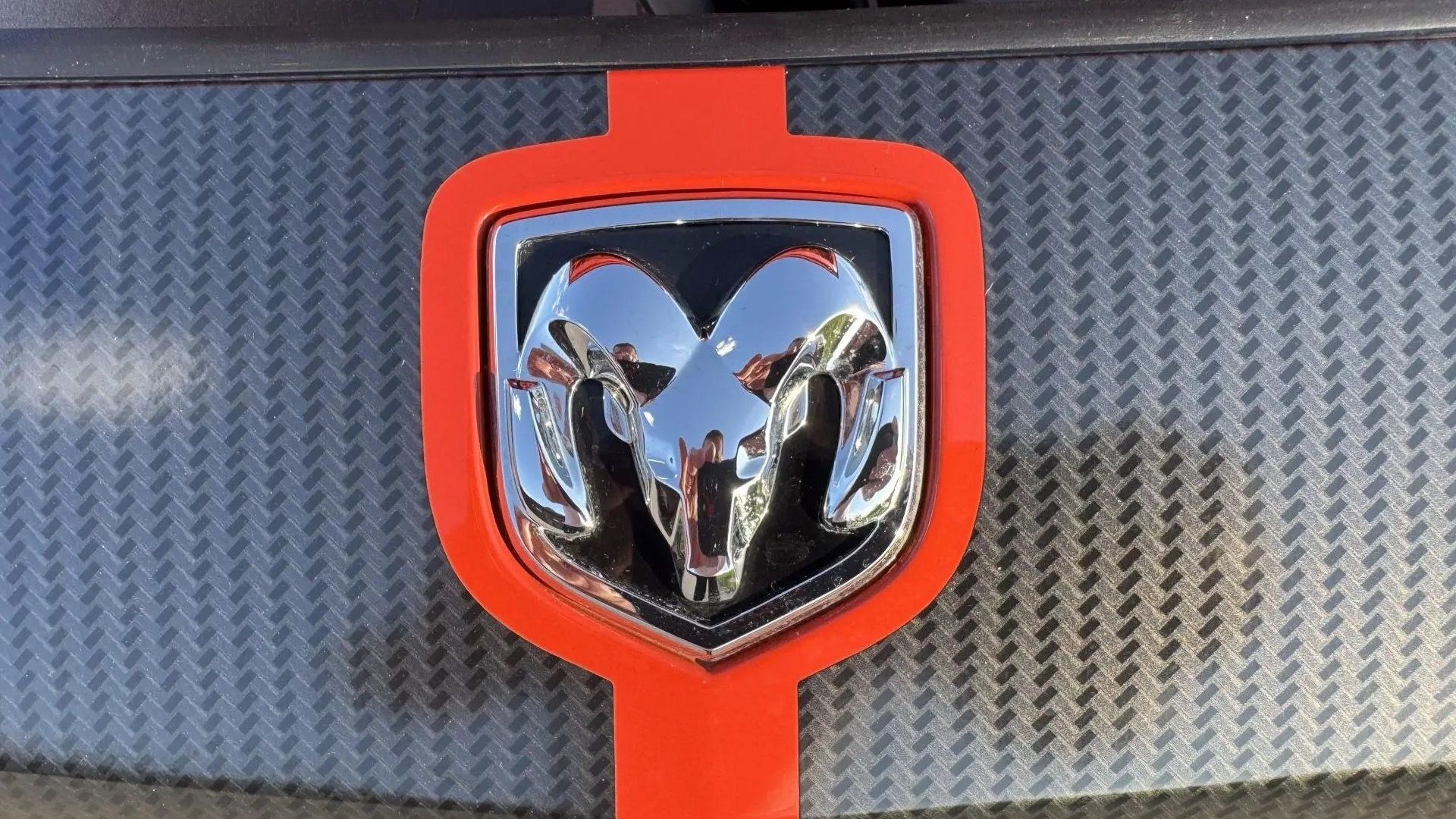 cropped-2008_dodge_challenger-srt8_img_5627-74278 Dodge Ram Logo
