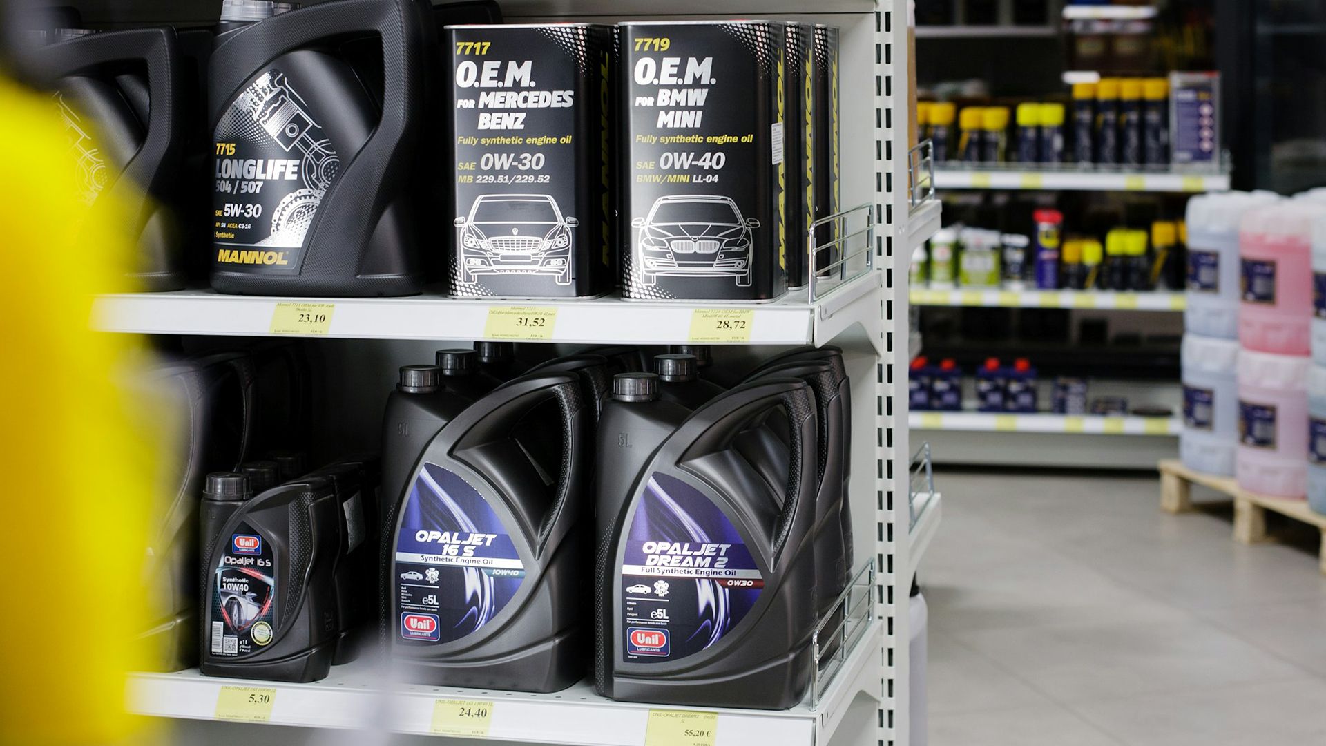 Synthetic engine oil