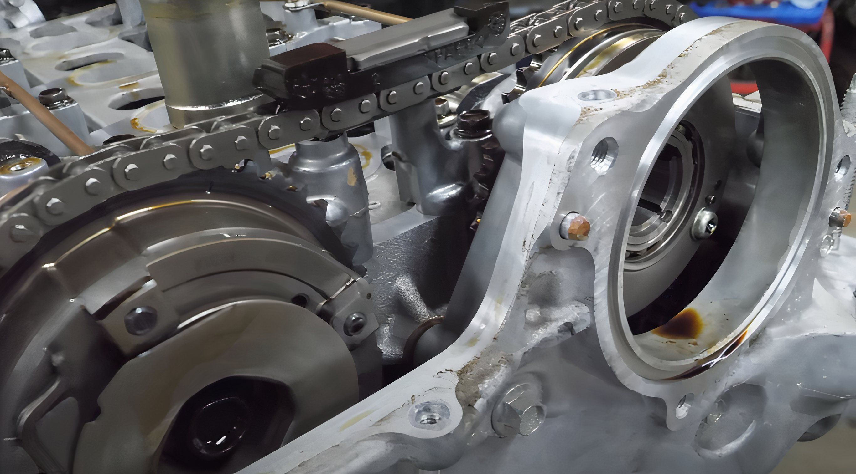 Engine with removed valve cover