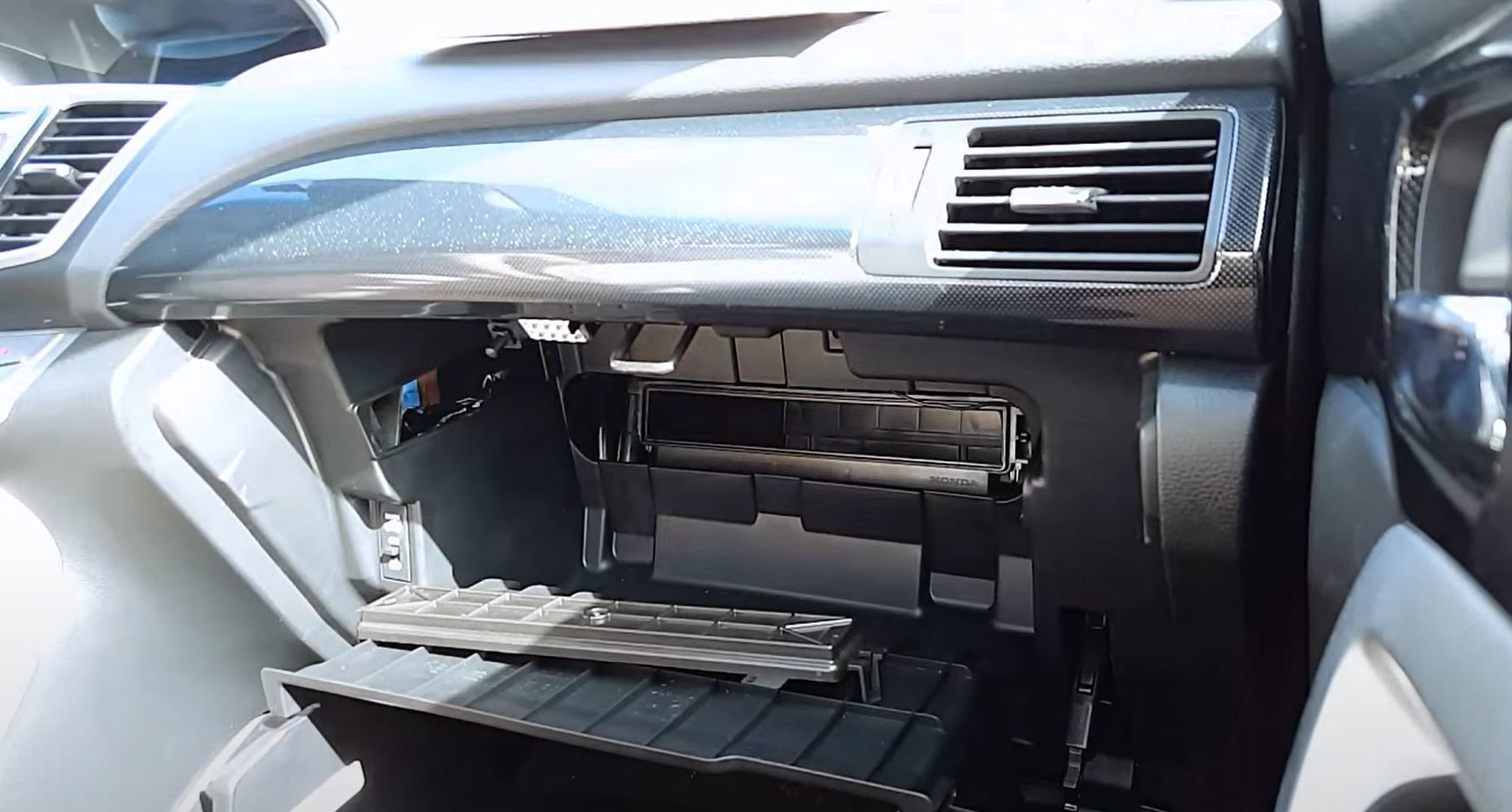 honda-cabin-filter-removed Honda cabin filter removed