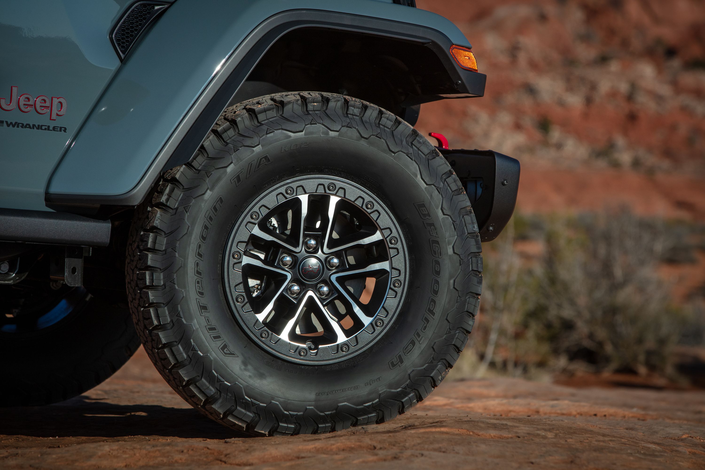 jp024_273wr 2024 Jeep Wrangler Rubicon X tire