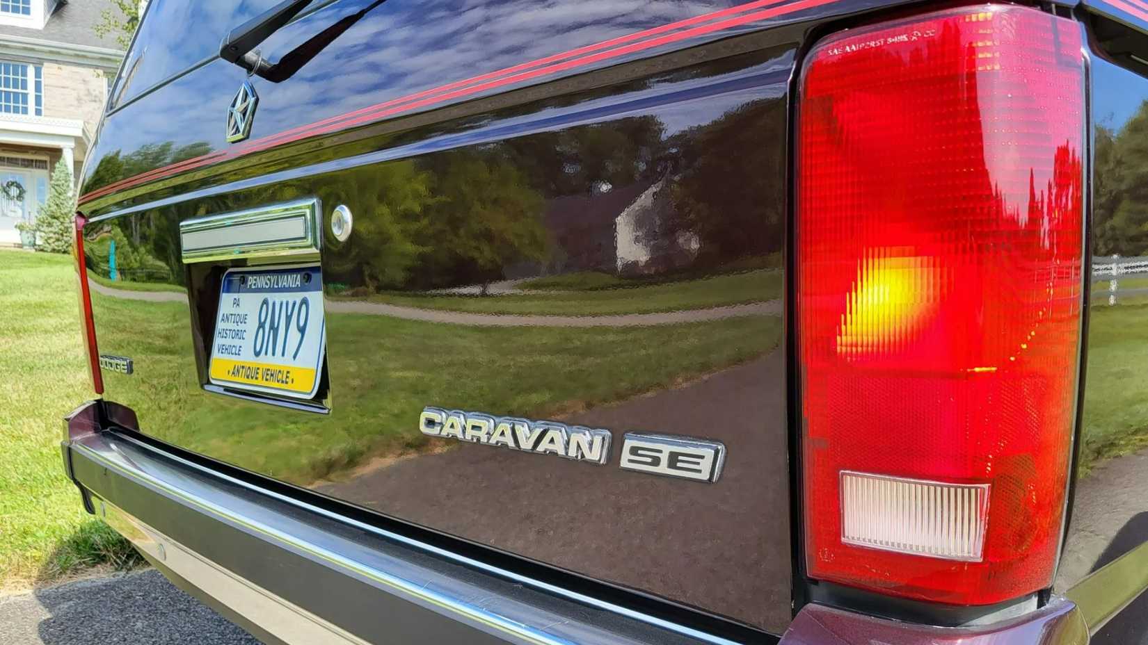 1989_dodge_caravan_turbo_rear_close_up 1989_dodge_caravan_turbo_rear_close_up