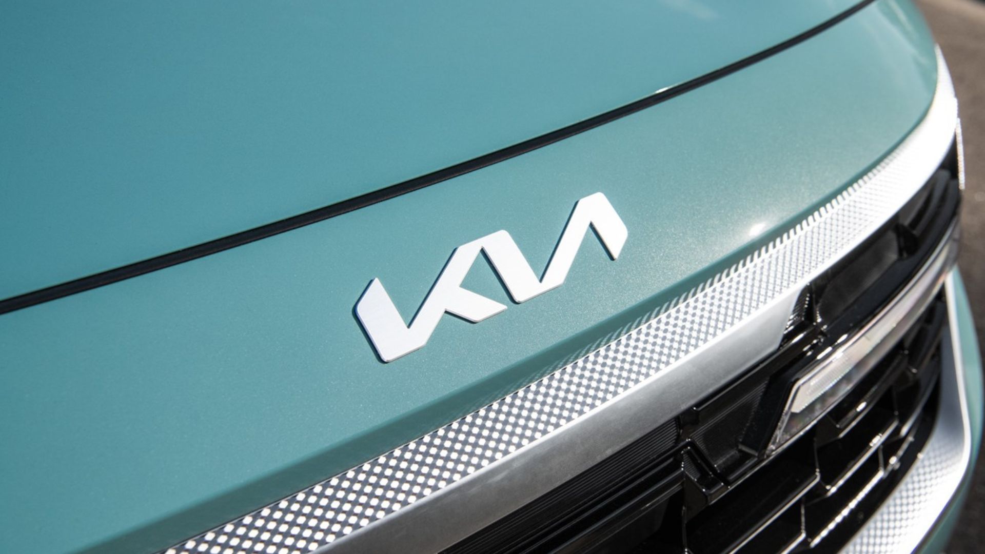 2025 Kia Seltos - KIA badge