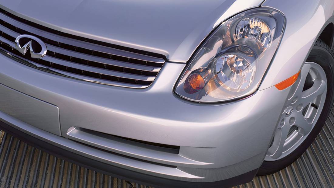 2004 Infiniti G35 Sedan Exterior Headlight Closeup