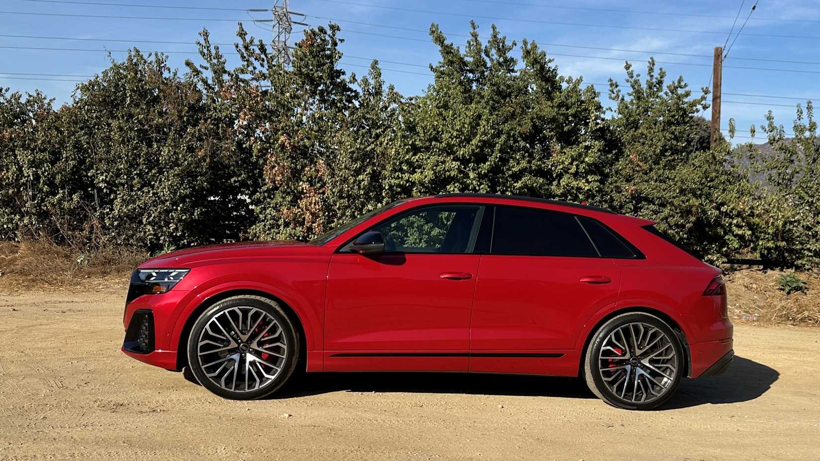2024 Audi SQ8 profile