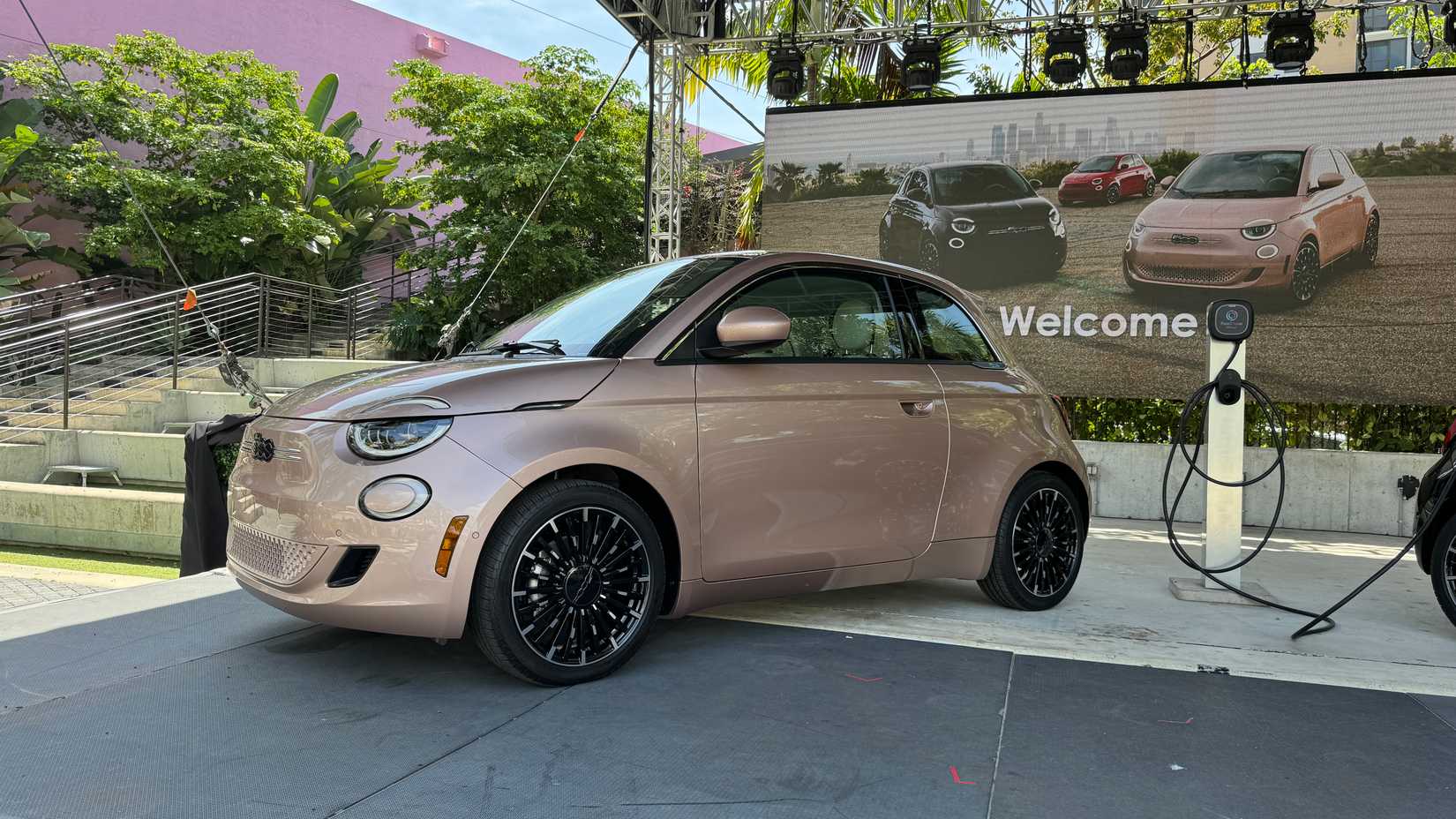 2024 Fiat 500e Inspired by front 3/4