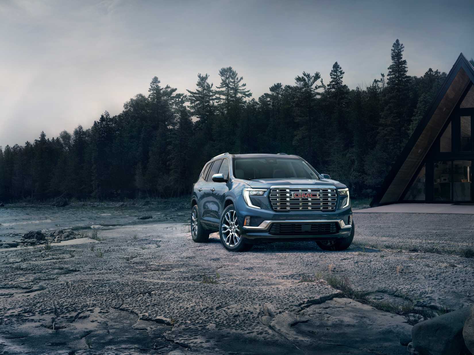 2024 GMC Acadia Denali Front