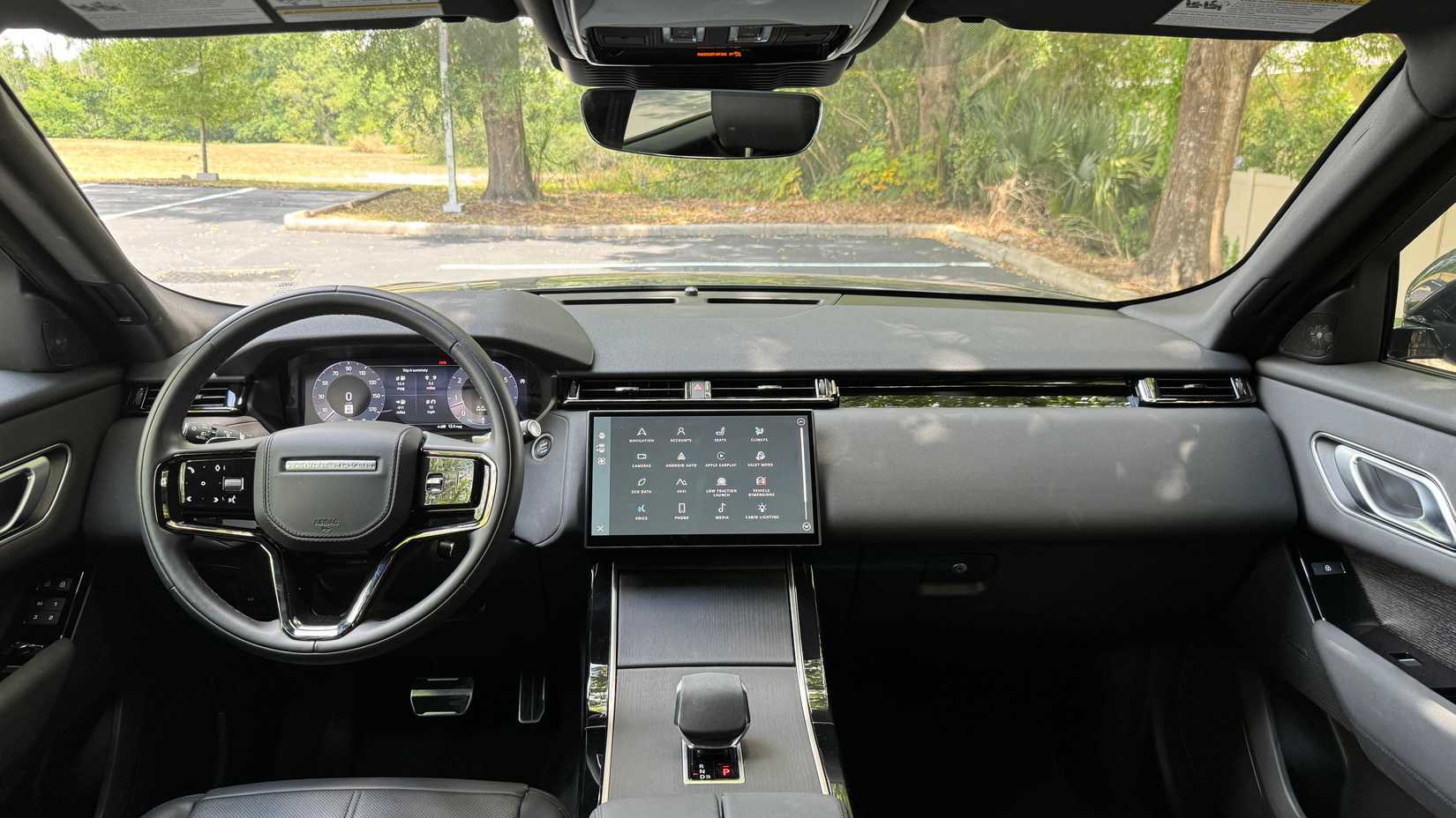 2024 Land Rover Range Rover Velar dash