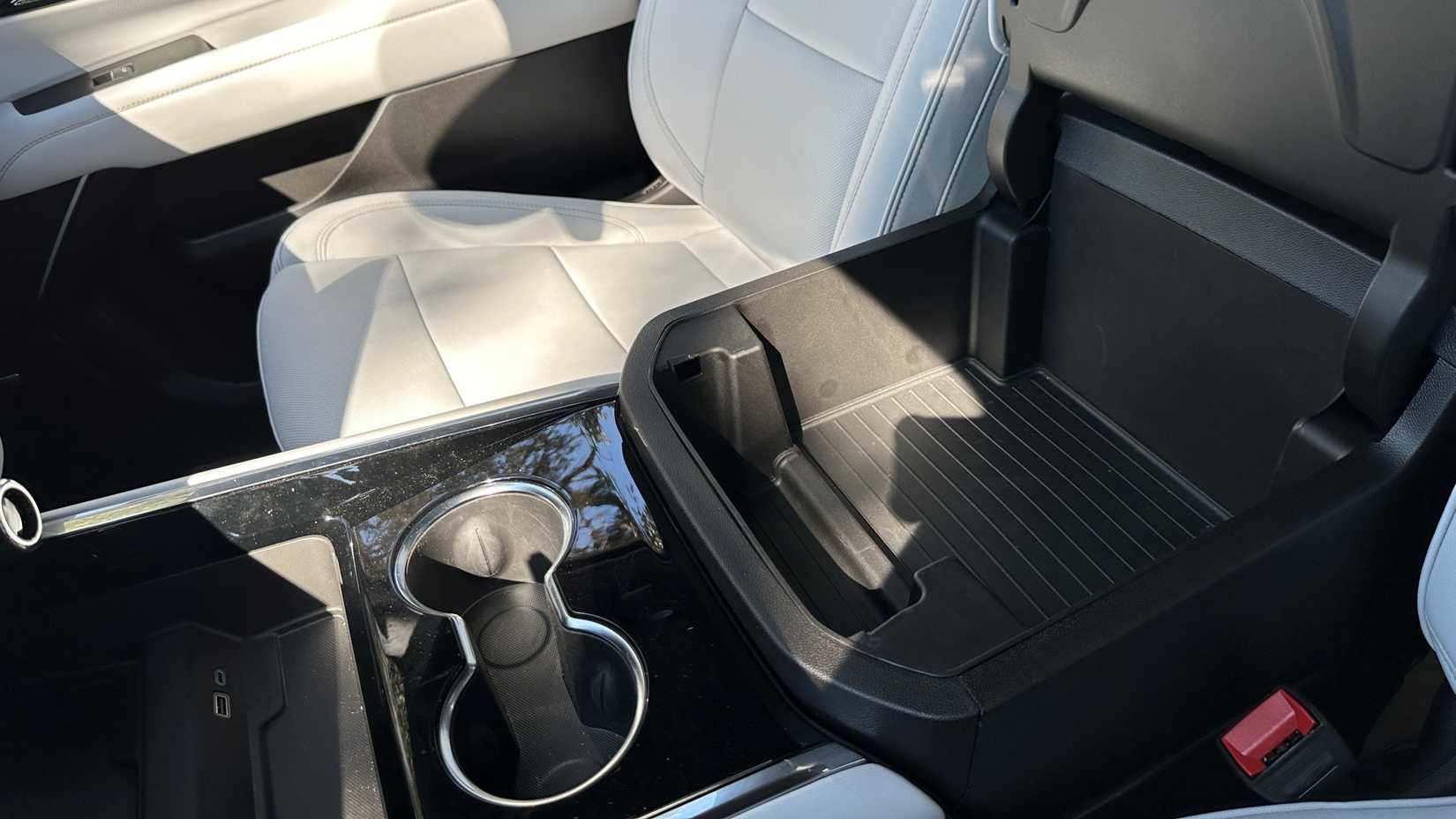 The 2025 Chevrolet Suburban center console