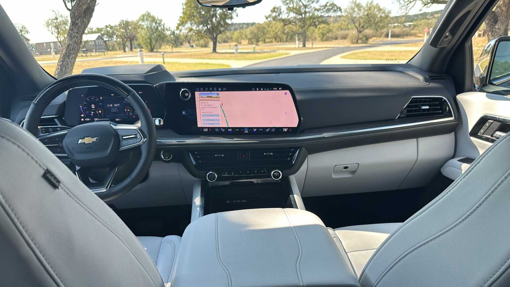 The 2025 Chevrolet Suburban full dash