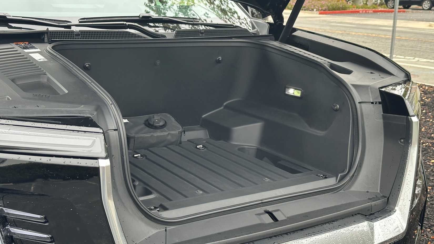 2025-gmc-sierra-ev-11 2025 GMC Sierra EV frunk