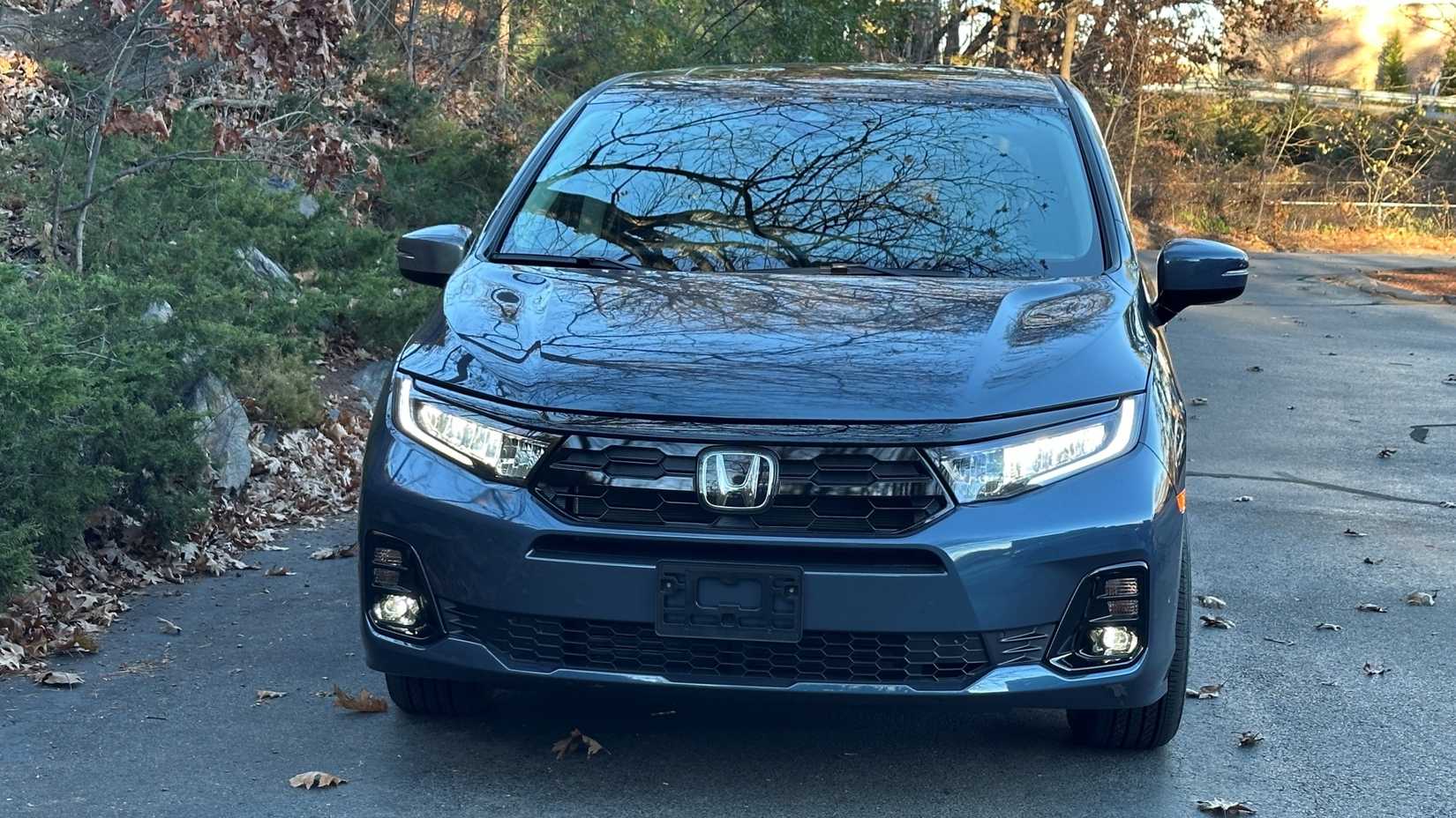 2025 Honda Odyssey front