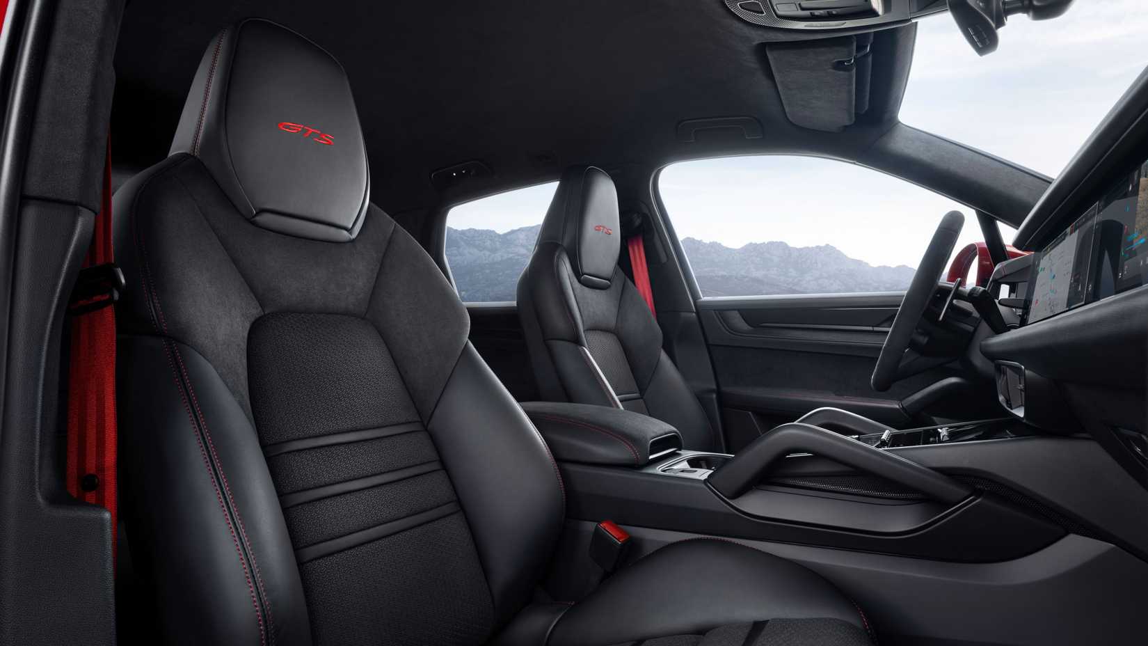 2025 Porsche Cayenne GTS  Seats