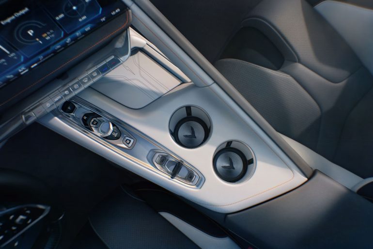2026-corvette-z06-center-console-770x514-1