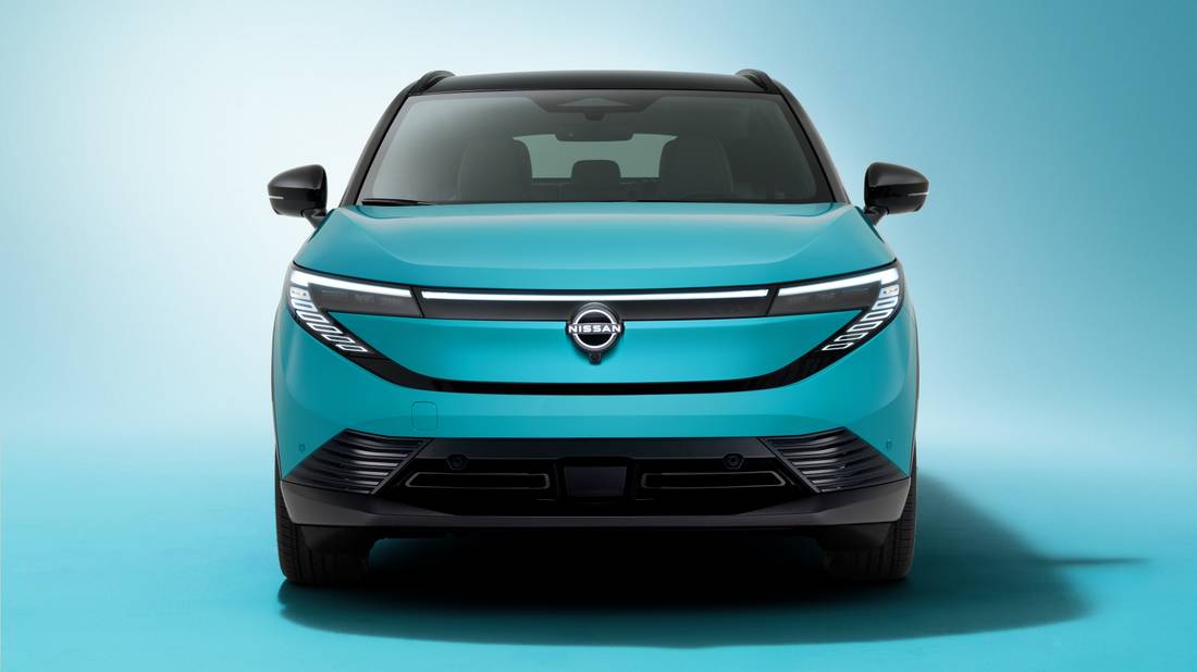 2026 Nissan Leaf Exterior Studio 7