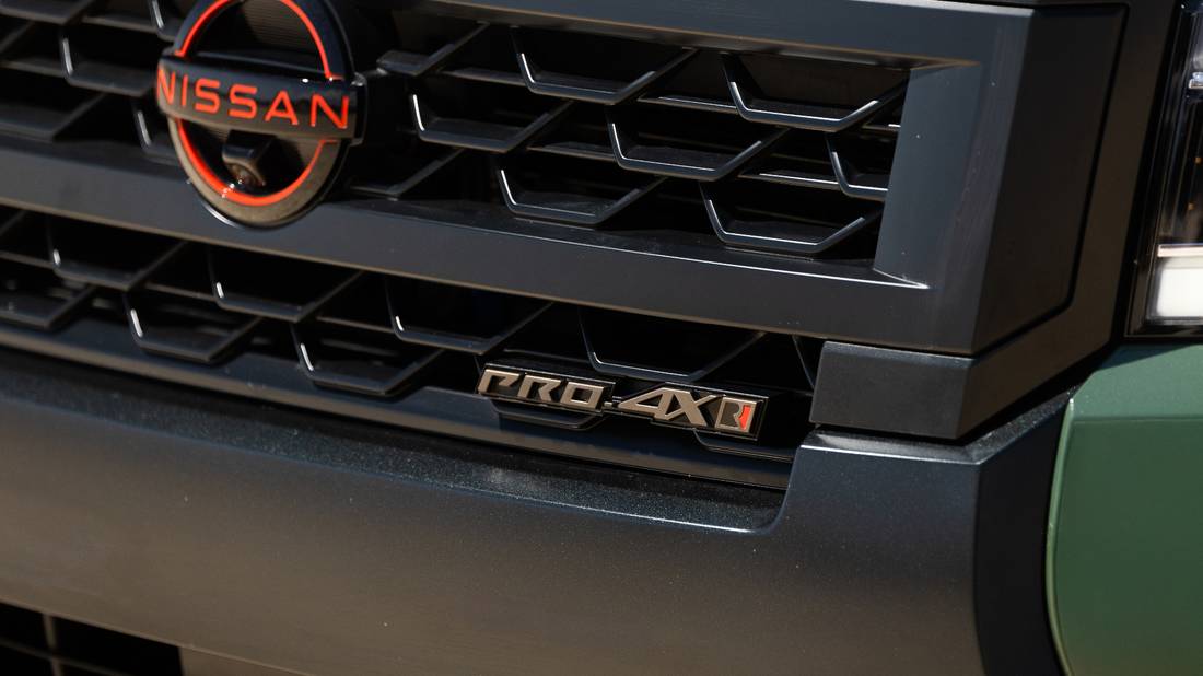 2026-nissan-pro-4x-r-by-roush-3