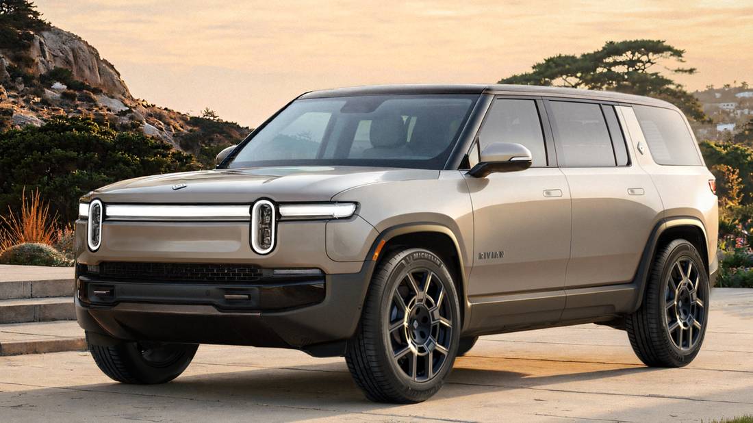 2026-rivian-r1s-pebble-beach-exterior-front