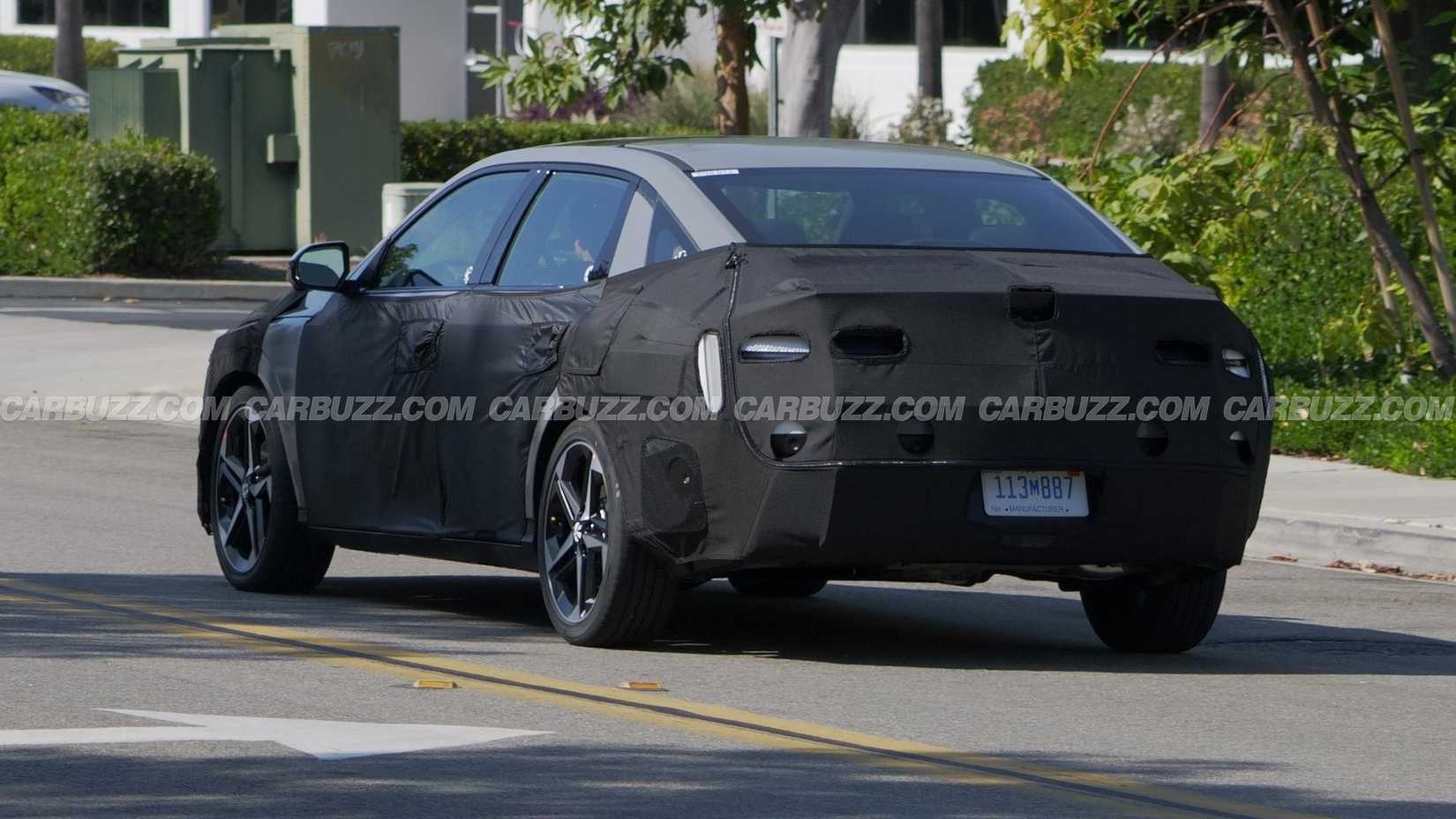 2027 Hyundai Elantra Spy Photo (3)