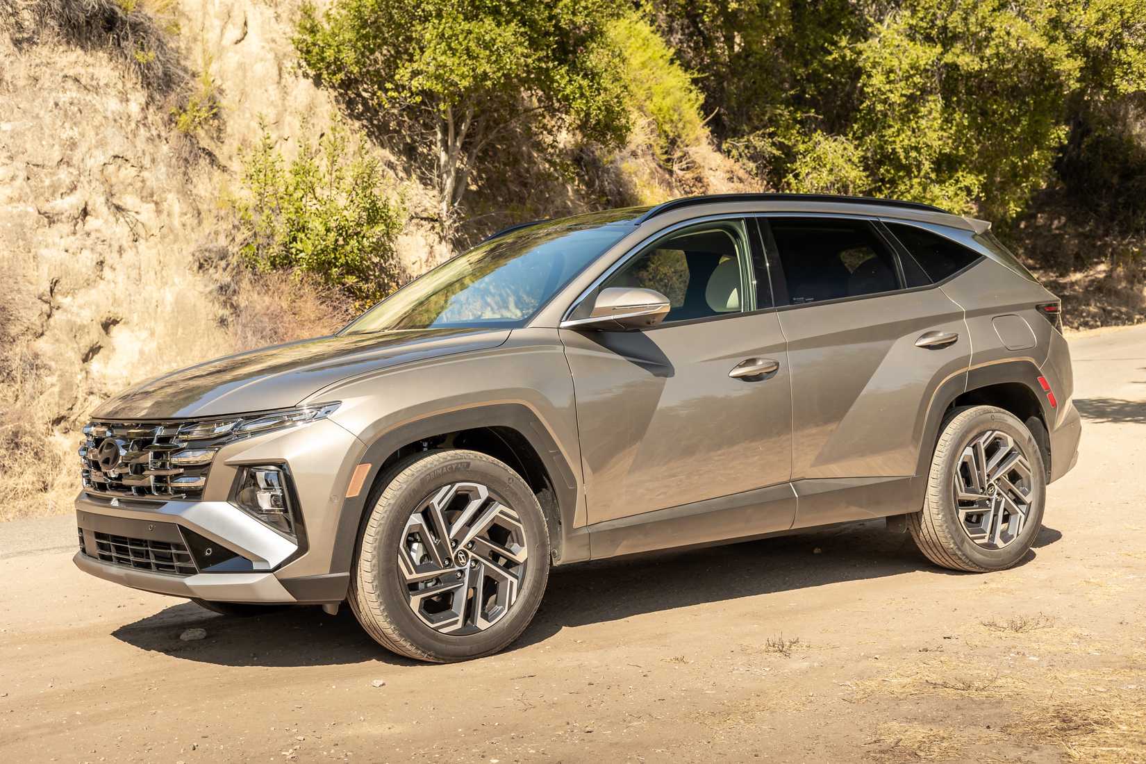 2025 Hyundai Tucson Hybrid Side Profile