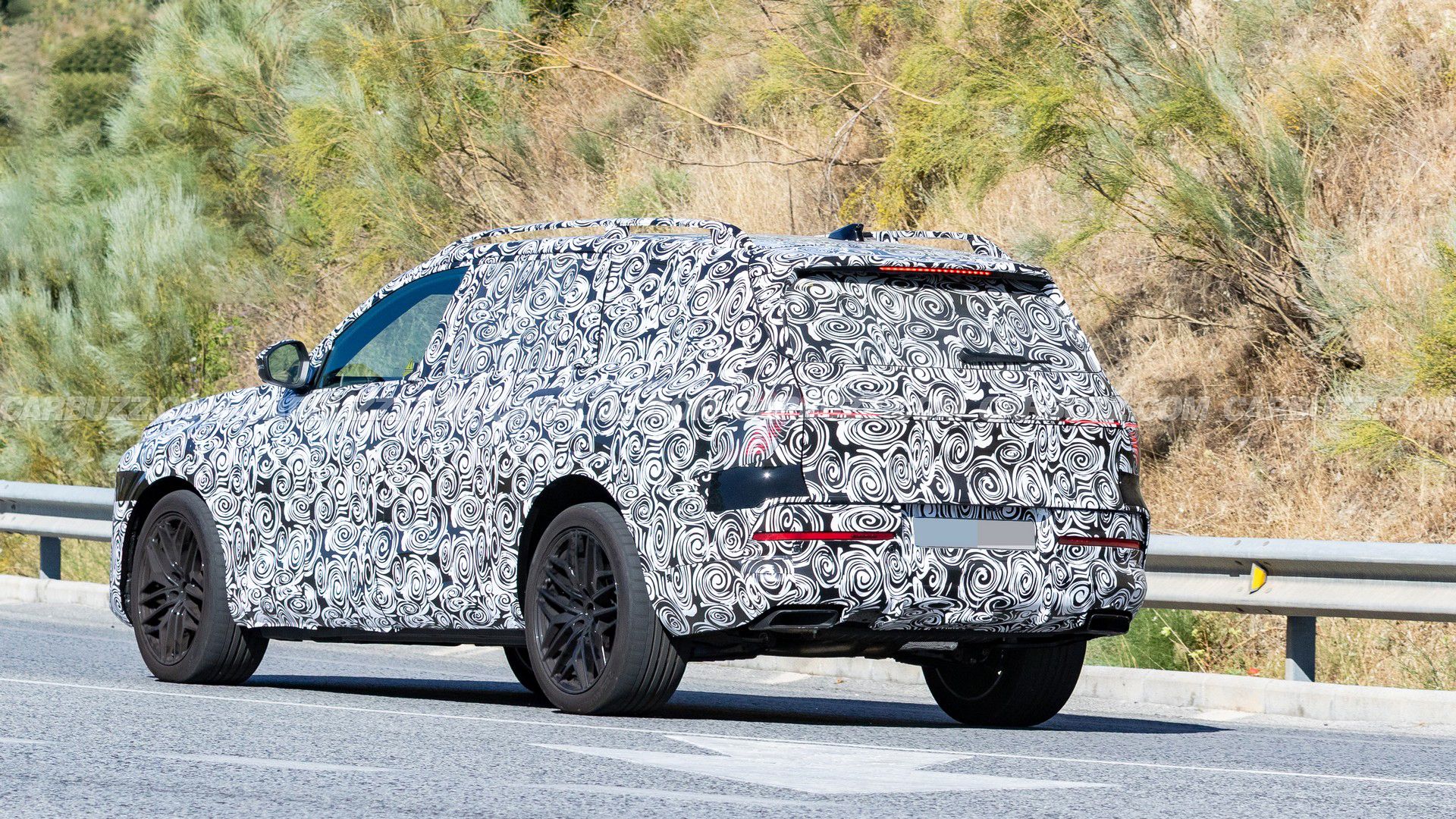 Audi Q9 Prototype Spy Photo (9)