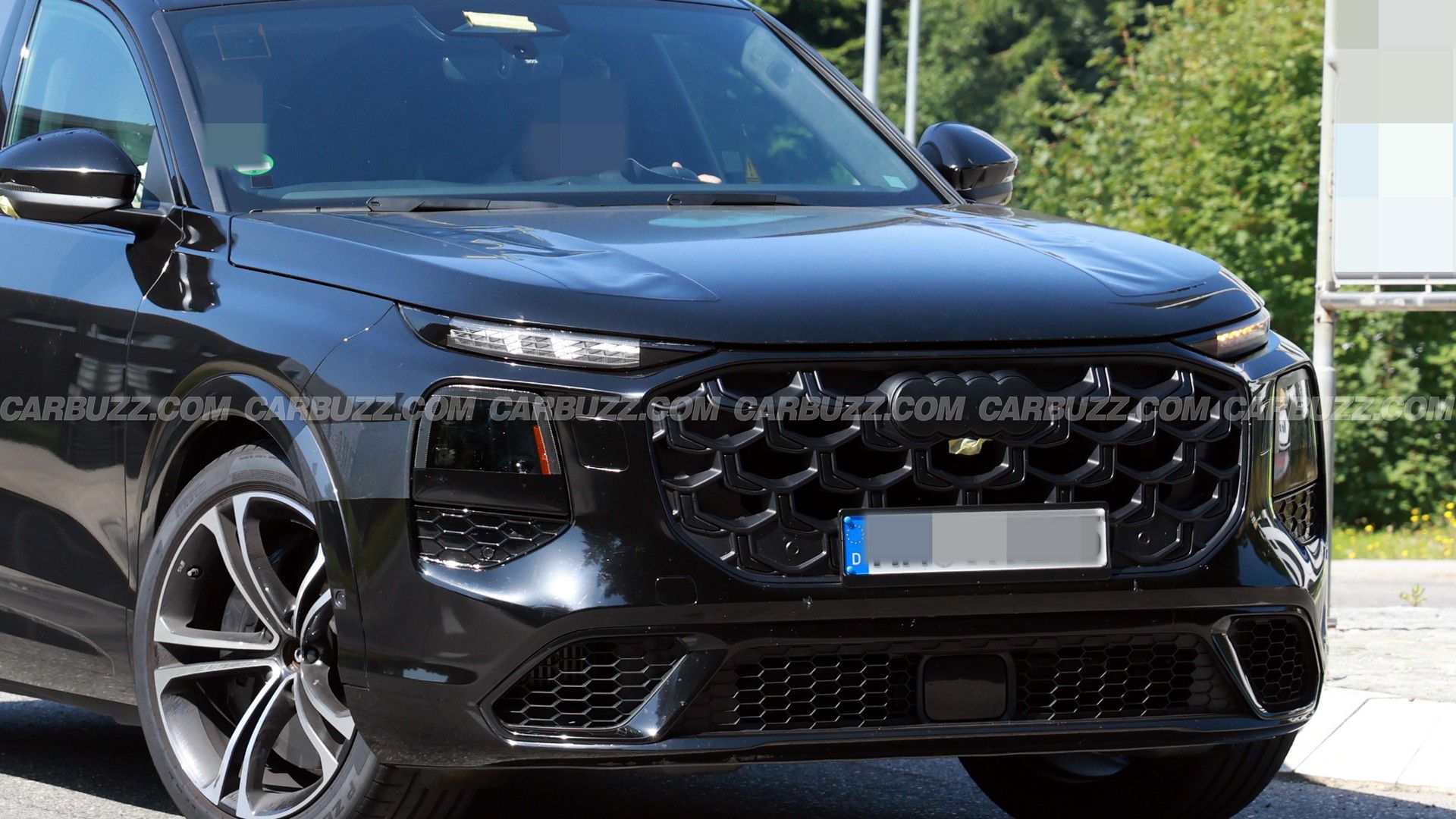 Audi SQ7 prototype spy shot  (2)