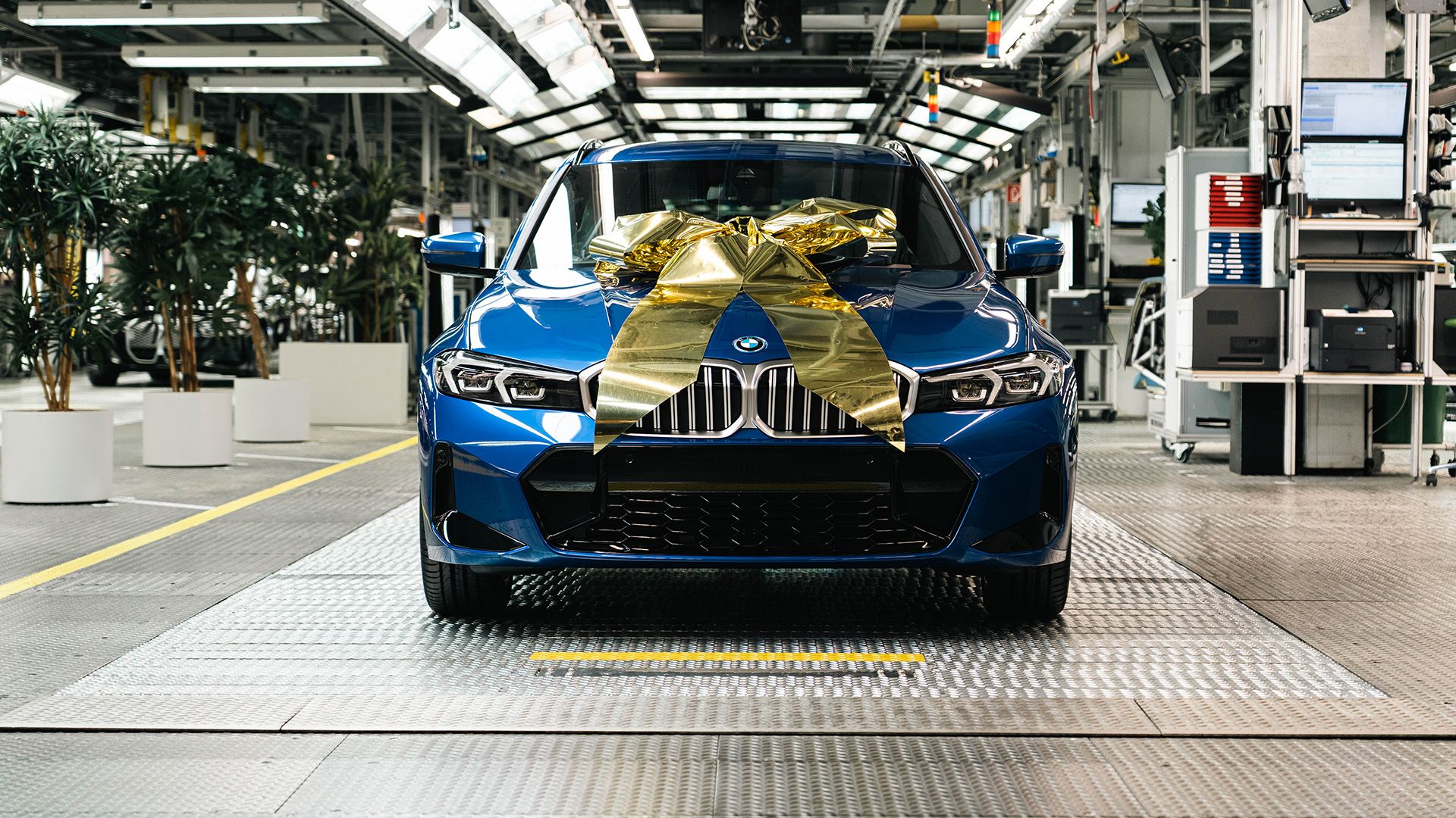 BMW 330e 3 Millionth BMW Electrified
