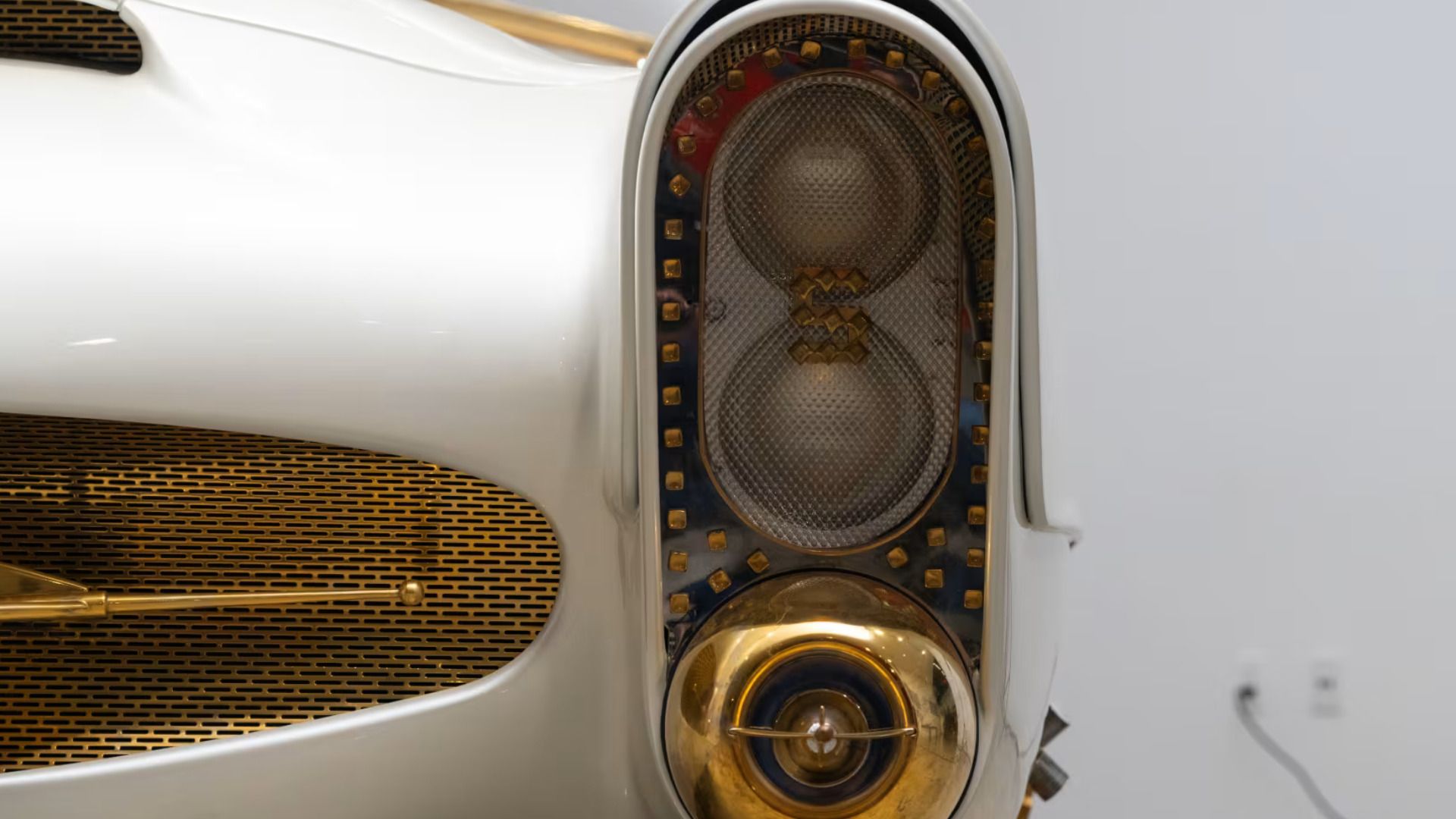Golden Sahara II headlights