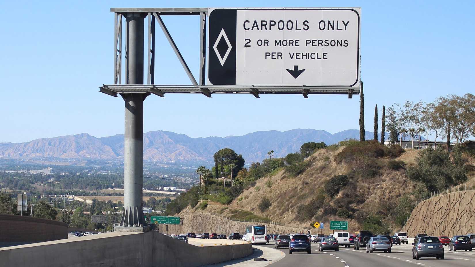 Interstate_405_Carpool_Lane_Sign