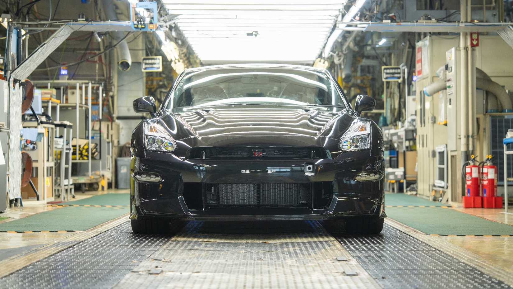 Final Nissan GT-R Front
