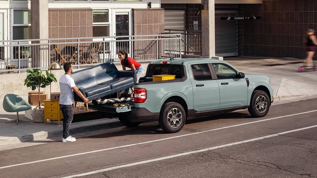 2024 Ford Maverick Loading in Furniture