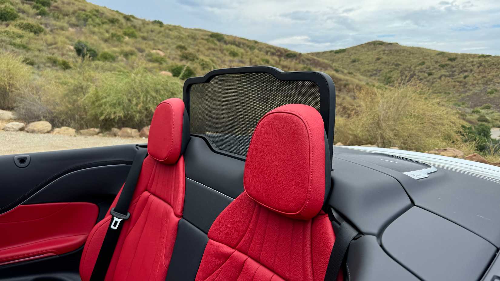 2024 Mercedes-Benz CLE Cabriolet wind deflector