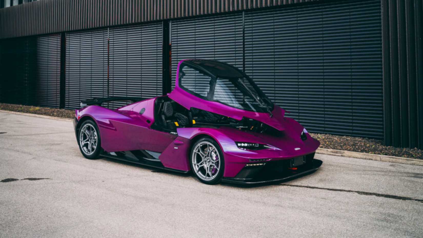 KTM X-Bow GT-XR Viola Mithras front 3/4
