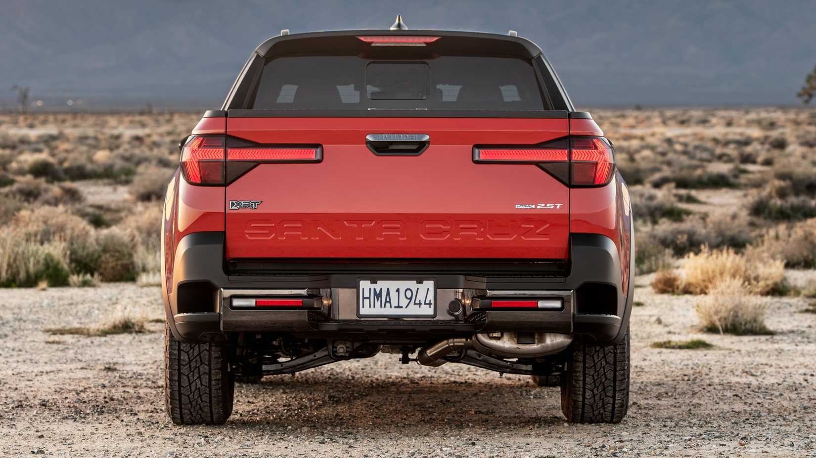 2025 Hyundai Santa Cruz XRT Red Rear View